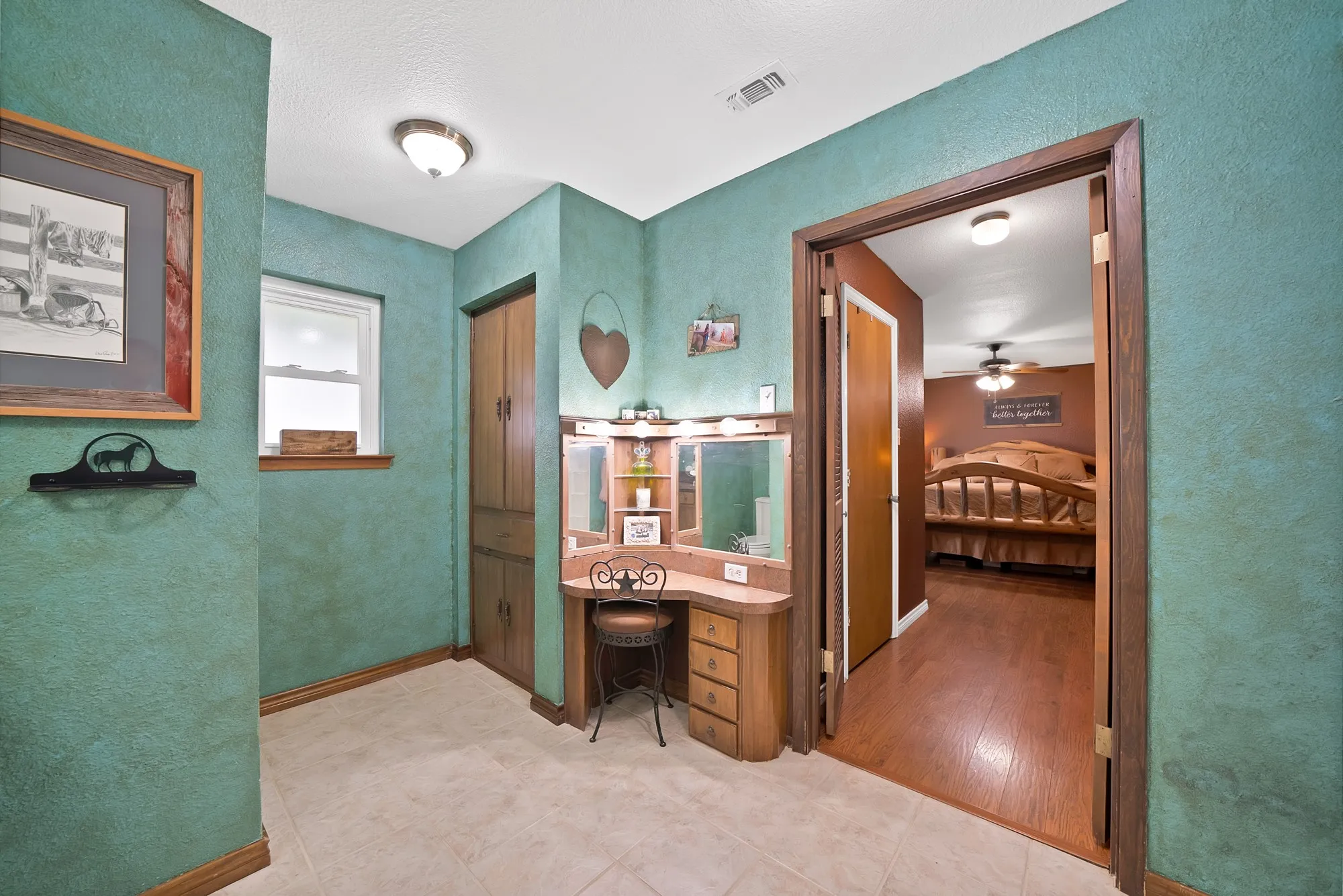 Single Family Residence For Sale in Parker County , 117 Hudson Lane, Aledo, Texas 76008, 3 Bedroom, 3 Bathroom, 1 Garage spaces, 2,457 Sqft, built in 1977, mls#21195827, Real Estate Agent in Aledo, Homes For Sale in Parker county, Homes For Sale in Aledo, Realtor in Aledo Texas, Real Estate Brokerage Independent Realty Texas, Luminita Cordes Realtor