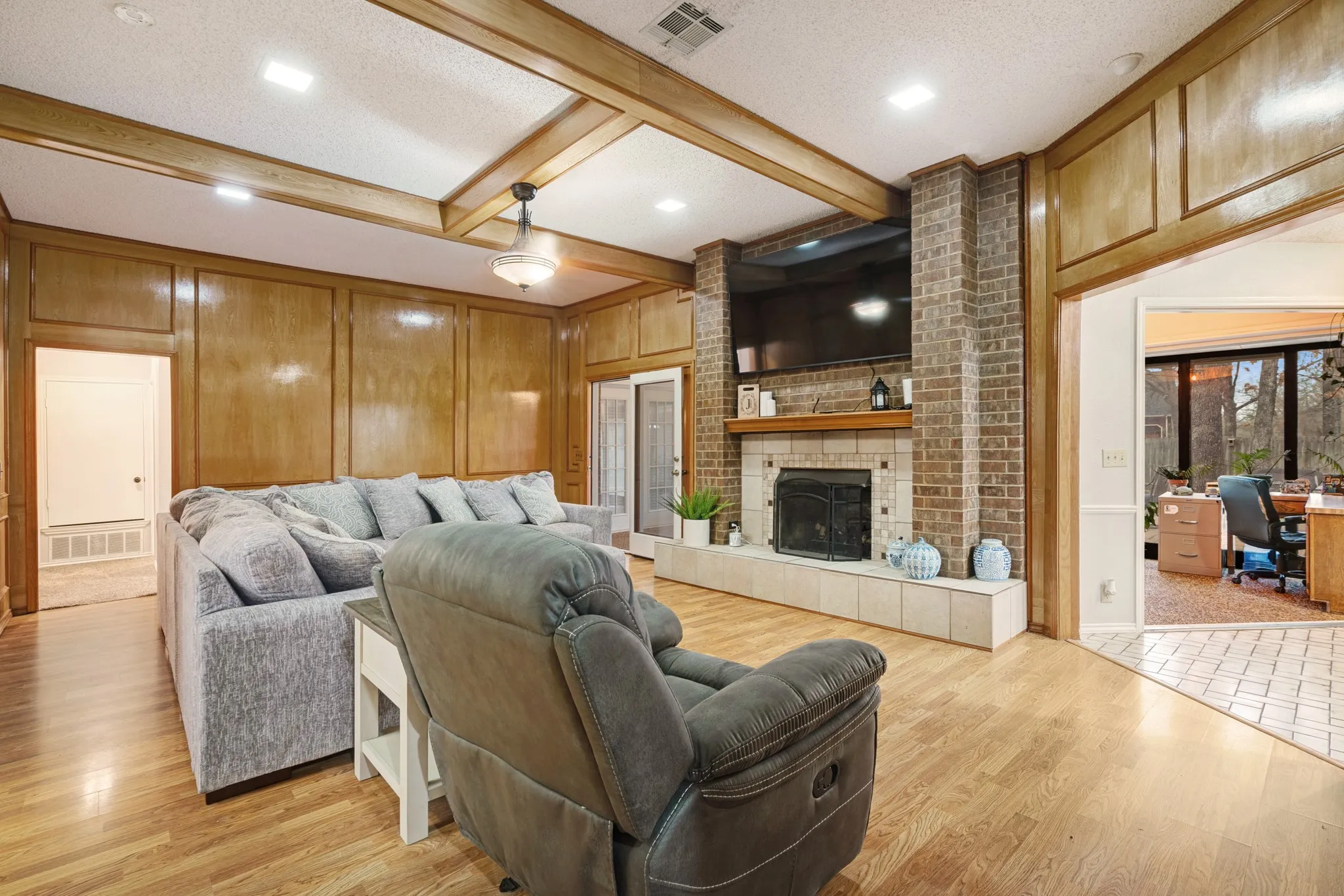 Single Family Residence For Sale in Lamar County , 4145 Sleepy Hollow, Reno, Texas 75462, 3 Bedroom, 2 Bathroom, 2 Garage spaces, 2,377 Sqft, built in 0, mls#21195790, Real Estate Agent in Reno, Homes For Sale in Lamar county, Homes For Sale in Reno, Realtor in Reno Texas, Real Estate Brokerage Independent Realty Texas, Luminita Cordes Realtor