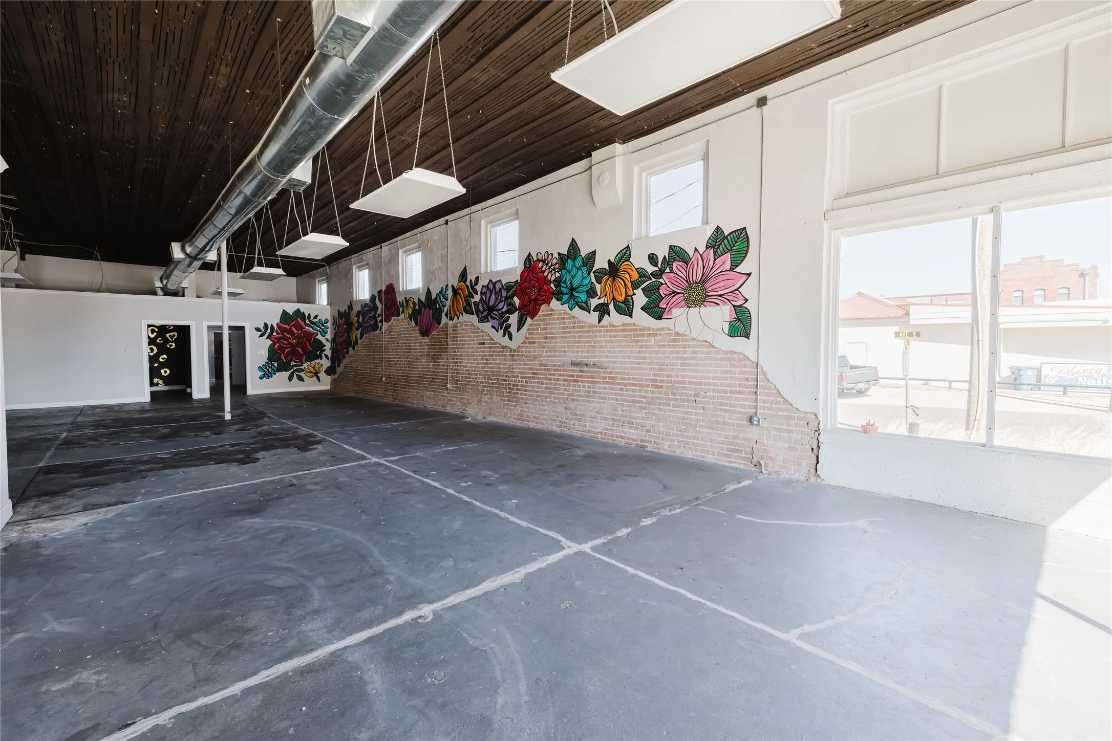 Apartment For Sale in Eastland County , 200 W 8th Street, Cisco, Texas 76437, 1 Bedroom, 3 Bathroom, Garage spaces, 9,000 Sqft, built in 1930, mls#21196083, Real Estate Agent in Cisco, Homes For Sale in Eastland county, Homes For Sale in Cisco, Realtor in Cisco Texas, Real Estate Brokerage Independent Realty Texas, Luminita Cordes Realtor