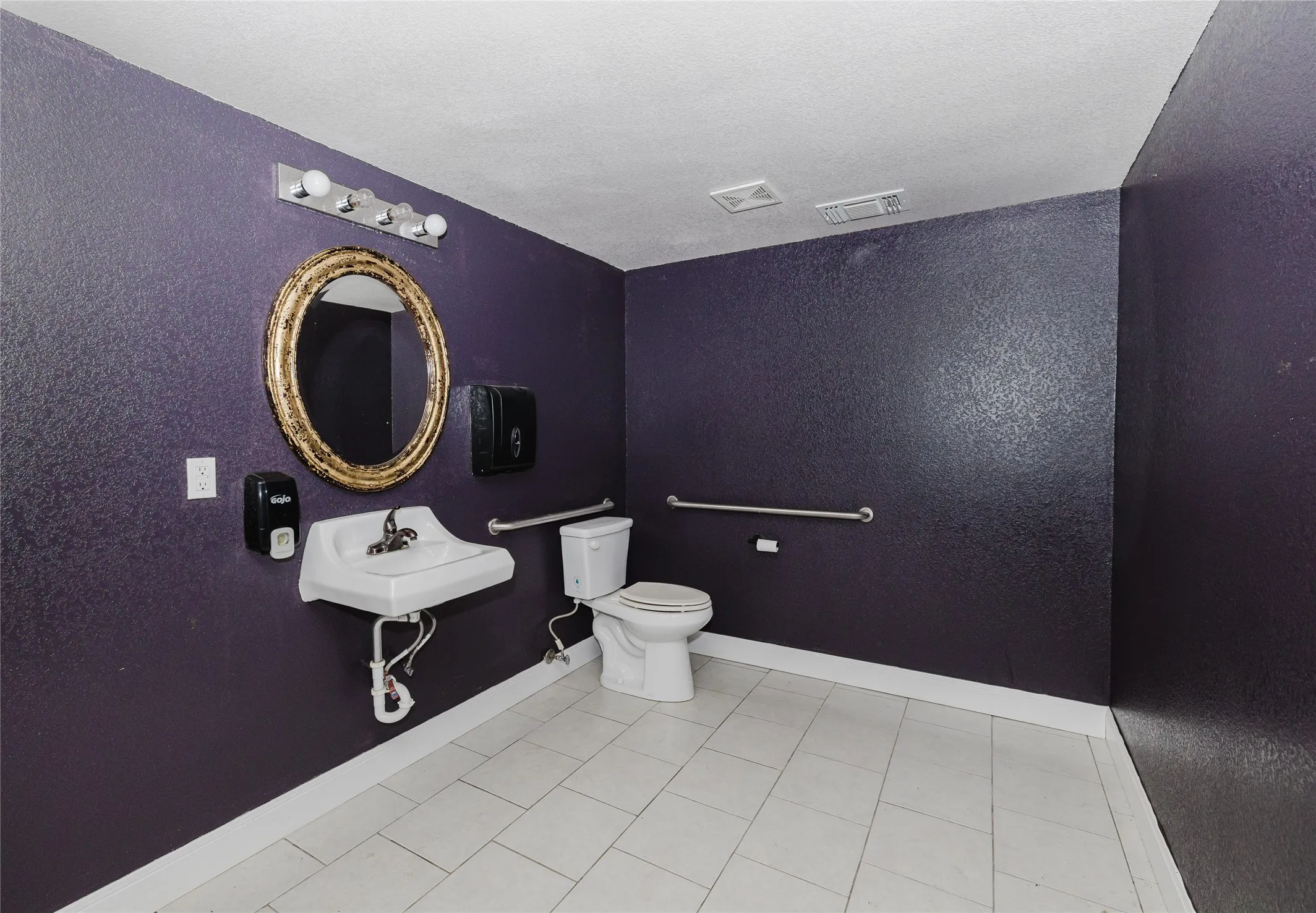 Apartment For Sale in Eastland County , 200 W 8th Street, Cisco, Texas 76437, 1 Bedroom, 3 Bathroom, Garage spaces, 9,000 Sqft, built in 1930, mls#21196083, Real Estate Agent in Cisco, Homes For Sale in Eastland county, Homes For Sale in Cisco, Realtor in Cisco Texas, Real Estate Brokerage Independent Realty Texas, Luminita Cordes Realtor