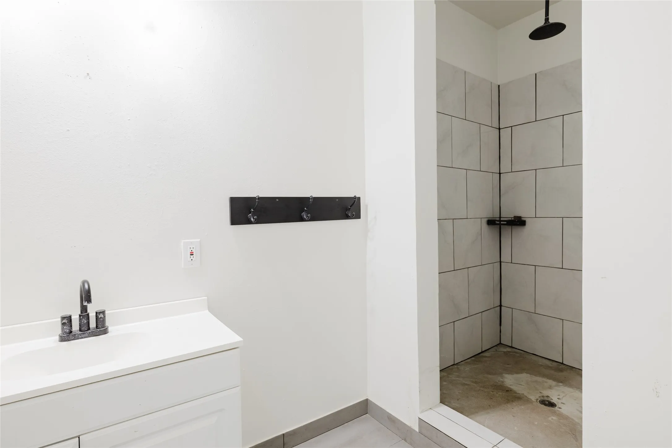 Apartment For Sale in Eastland County , 200 W 8th Street, Cisco, Texas 76437, 1 Bedroom, 3 Bathroom, Garage spaces, 9,000 Sqft, built in 1930, mls#21196083, Real Estate Agent in Cisco, Homes For Sale in Eastland county, Homes For Sale in Cisco, Realtor in Cisco Texas, Real Estate Brokerage Independent Realty Texas, Luminita Cordes Realtor
