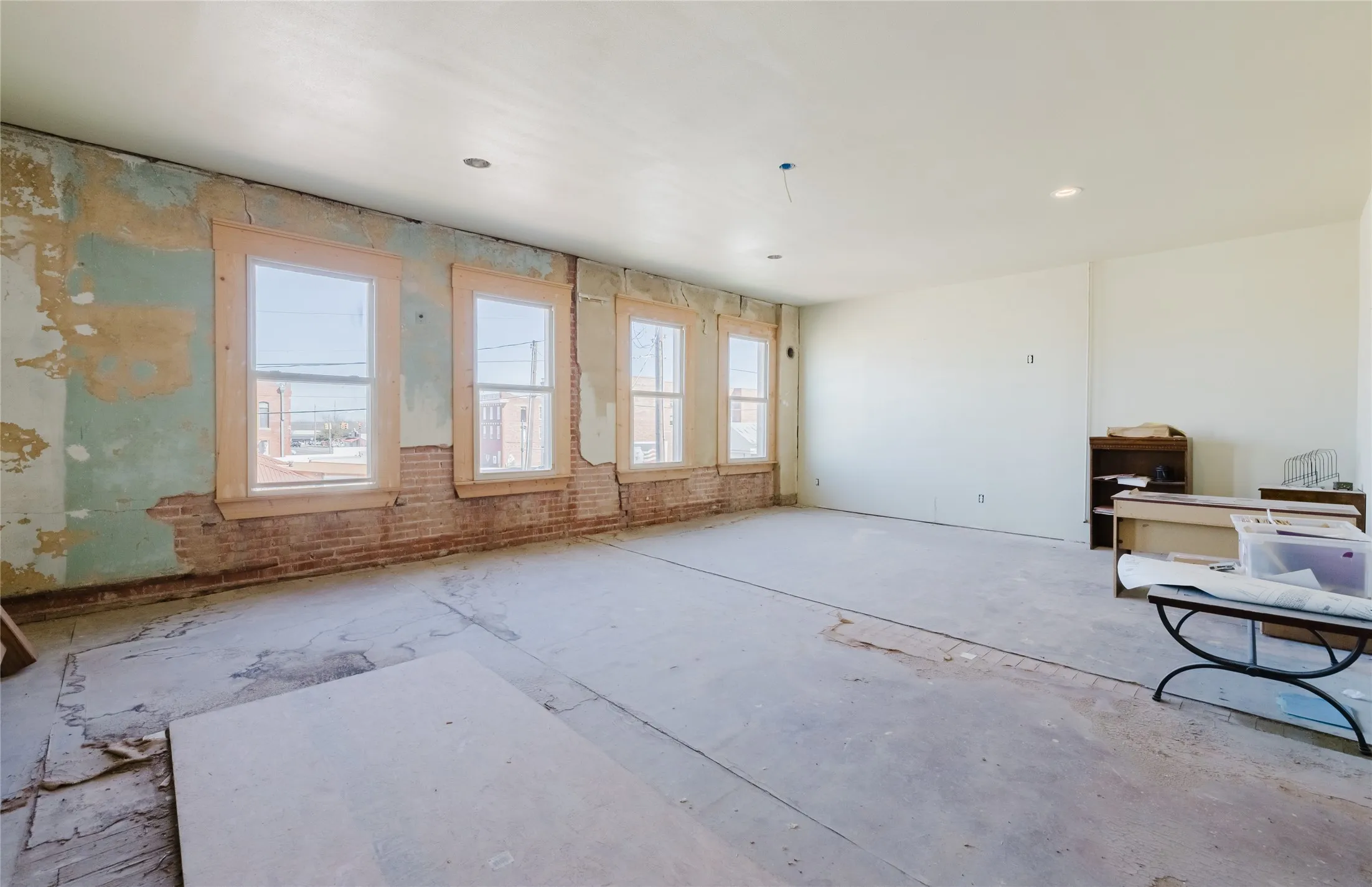 Apartment For Sale in Eastland County , 200 W 8th Street, Cisco, Texas 76437, 1 Bedroom, 3 Bathroom, Garage spaces, 9,000 Sqft, built in 1930, mls#21196083, Real Estate Agent in Cisco, Homes For Sale in Eastland county, Homes For Sale in Cisco, Realtor in Cisco Texas, Real Estate Brokerage Independent Realty Texas, Luminita Cordes Realtor