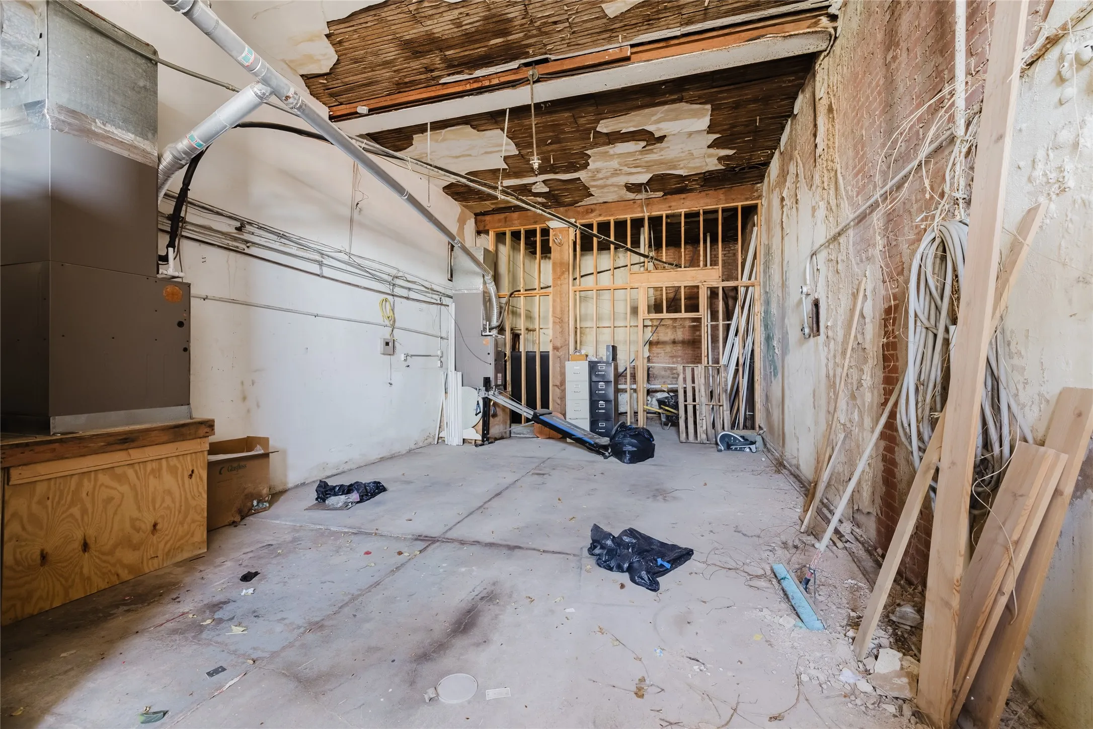 Warehouse For Sale in Eastland County , 200 A W 8th Street, Cisco, Texas 76437, 0, 0, Garage spaces, 0 Sqft, built in 1930, Preowned, mls#21196146, Real Estate Agent in Cisco, Homes For Sale in Eastland county, Homes For Sale in Cisco, Realtor in Cisco Texas, Real Estate Brokerage Independent Realty Texas, Luminita Cordes Realtor