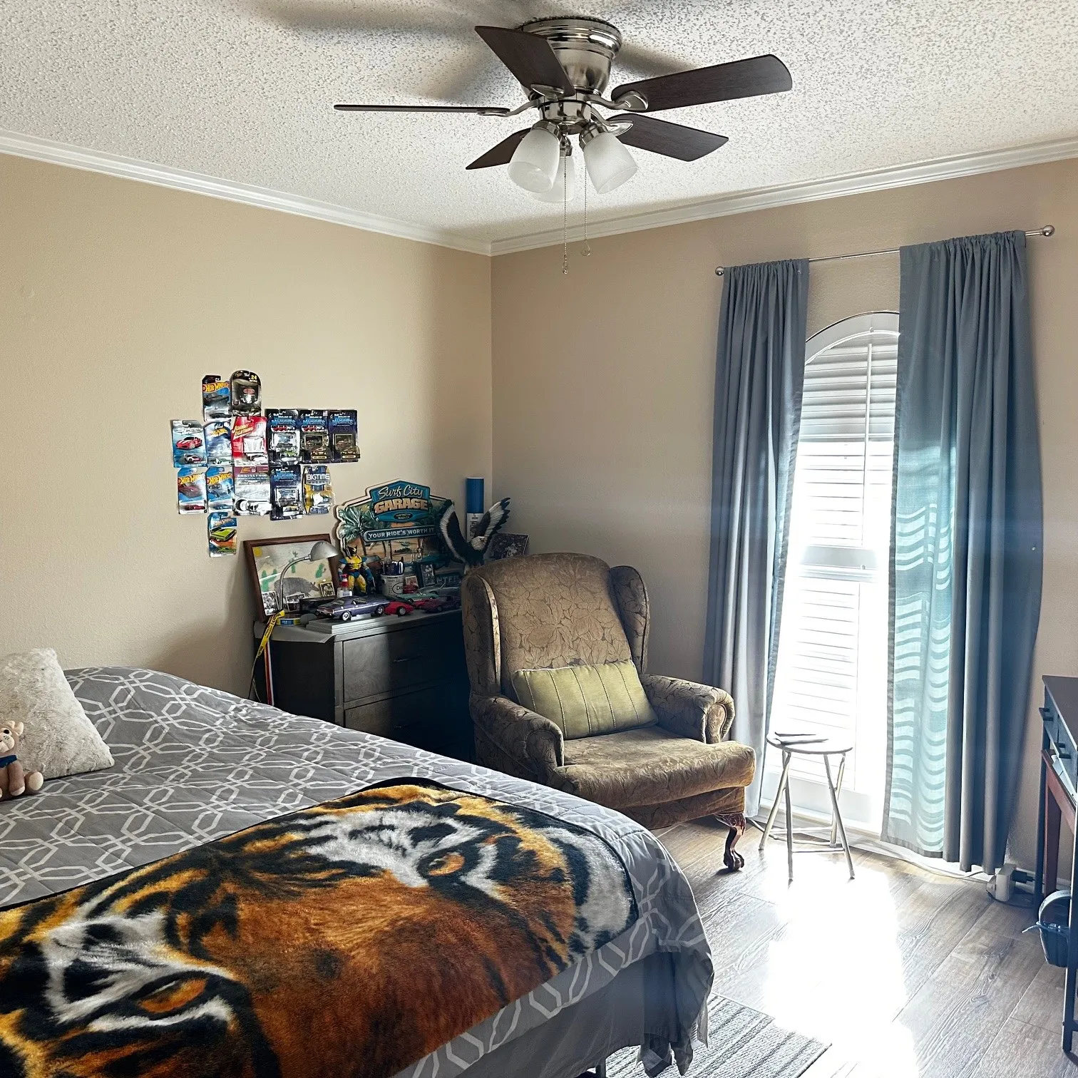 Single Family Residence For Sale in Denton County , 1307 Ponderosa Pine Lane, Carrollton, Texas 75007, 3 Bedrooms, 2 Bathrooms, 2 Garage spaces, 2,170 Sqft, built in 1985, Price $465,000, mls#21196212, Real Estate Agent in Carrollton, Homes For Sale in Denton county, Homes For Sale in Carrollton, Realtor in Carrollton Texas, Real Estate Brokerage Independent Realty Texas, Luminita Cordes Realtor