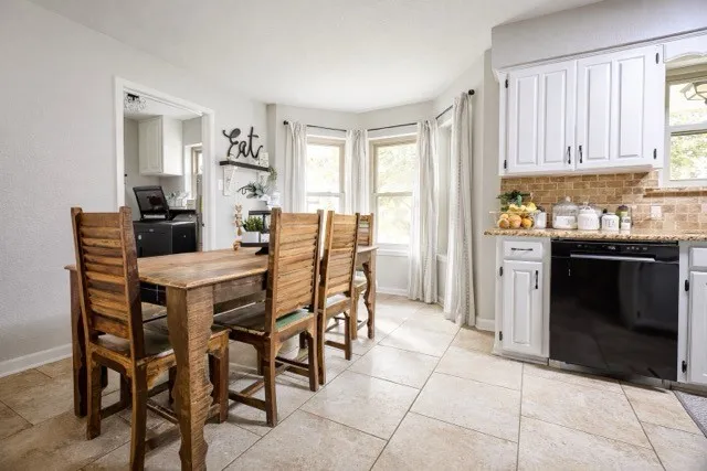 Single Family Residence For Sale in Limestone County , 401 Allison Avenue, Groesbeck, Texas 76642, 3 Bedrooms, 2 Bathrooms, 2 Garage spaces, 1,547 Sqft, built in 1983, Price $320,000, mls#21191214, Real Estate Agent in Groesbeck, Homes For Sale in Limestone county, Homes For Sale in Groesbeck, Realtor in Groesbeck Texas, Real Estate Brokerage Independent Realty Texas, Luminita Cordes Realtor