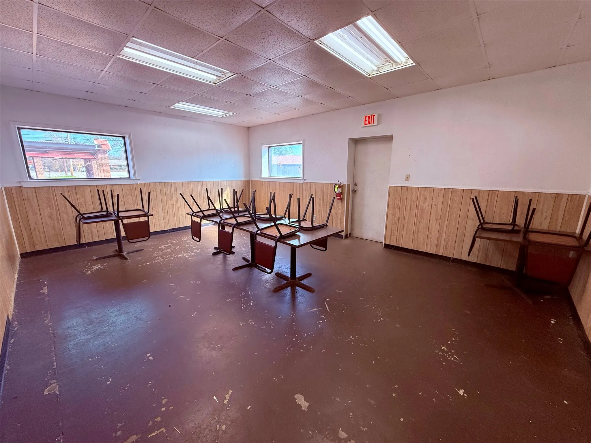 Retail For Sale in Wood County , 328 E Coke Road, Winnsboro, Texas 75494, 0, 0, Garage spaces, 0 Sqft, built in 1990, Preowned, mls#21195992, Real Estate Agent in Winnsboro, Homes For Sale in Wood county, Homes For Sale in Winnsboro, Realtor in Winnsboro Texas, Real Estate Brokerage Independent Realty Texas, Luminita Cordes Realtor