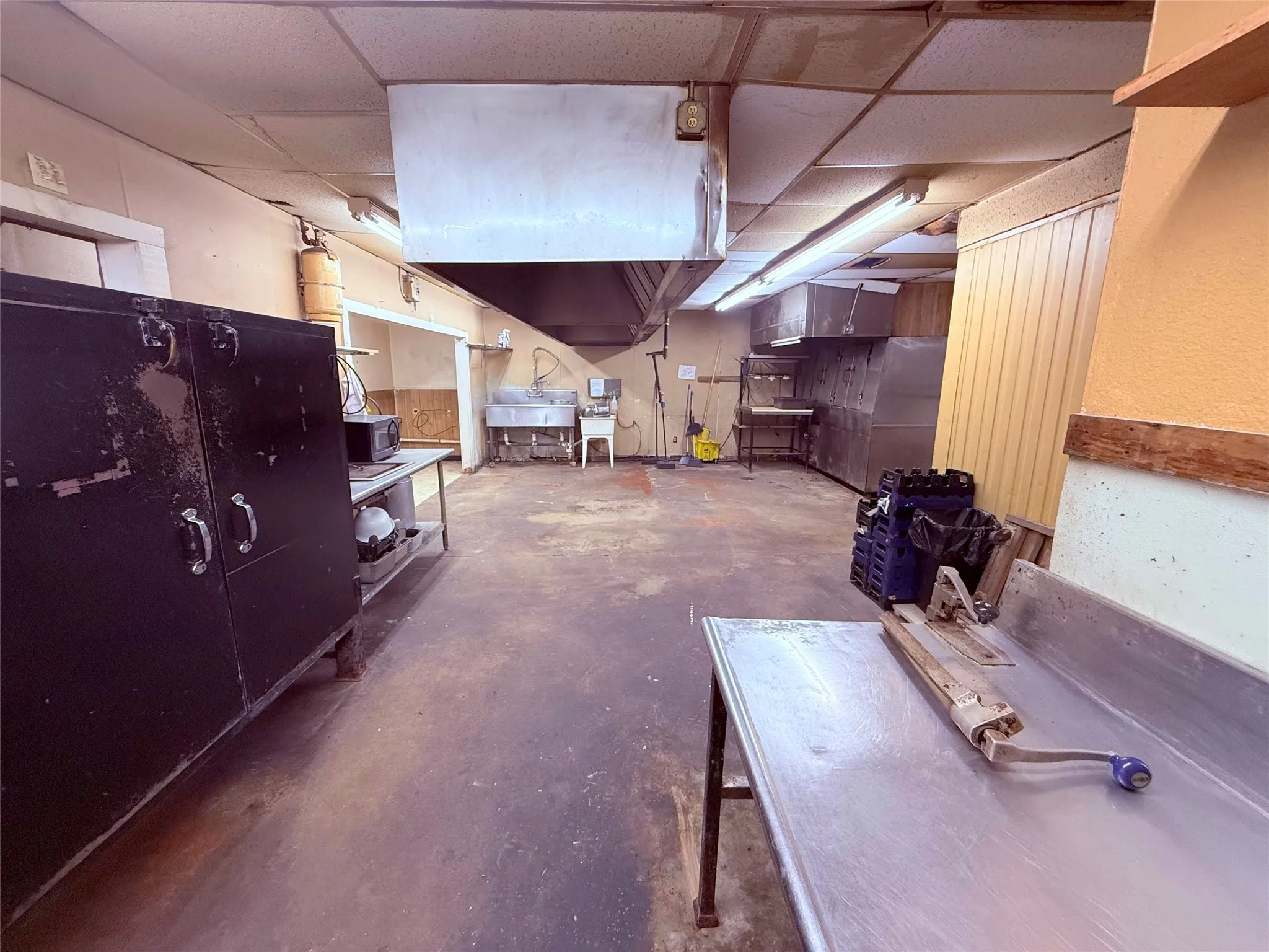 Retail For Sale in Wood County , 328 E Coke Road, Winnsboro, Texas 75494, 0, 0, Garage spaces, 0 Sqft, built in 1990, Preowned, mls#21195992, Real Estate Agent in Winnsboro, Homes For Sale in Wood county, Homes For Sale in Winnsboro, Realtor in Winnsboro Texas, Real Estate Brokerage Independent Realty Texas, Luminita Cordes Realtor