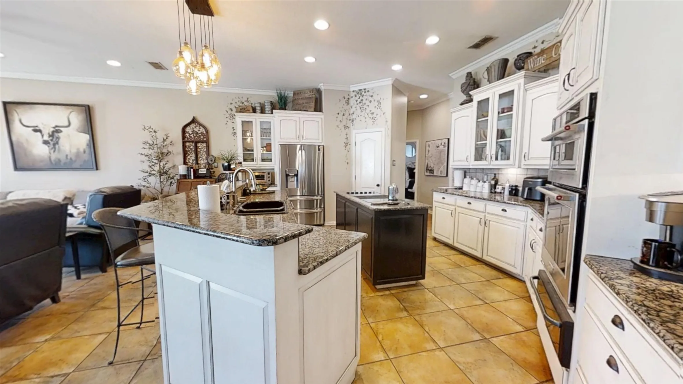 Single Family Residence For Sale in Hood County , 8810 S Hampton Drive, Granbury, Texas 76049, 3 Bedroom, 3 Bathroom, 3 Garage spaces, 2,768 Sqft, built in 2001, Preowned, mls#21181714, Real Estate Agent in Granbury, Homes For Sale in Hood county, Homes For Sale in Granbury, Realtor in Granbury Texas, Real Estate Brokerage Independent Realty Texas, Luminita Cordes Realtor