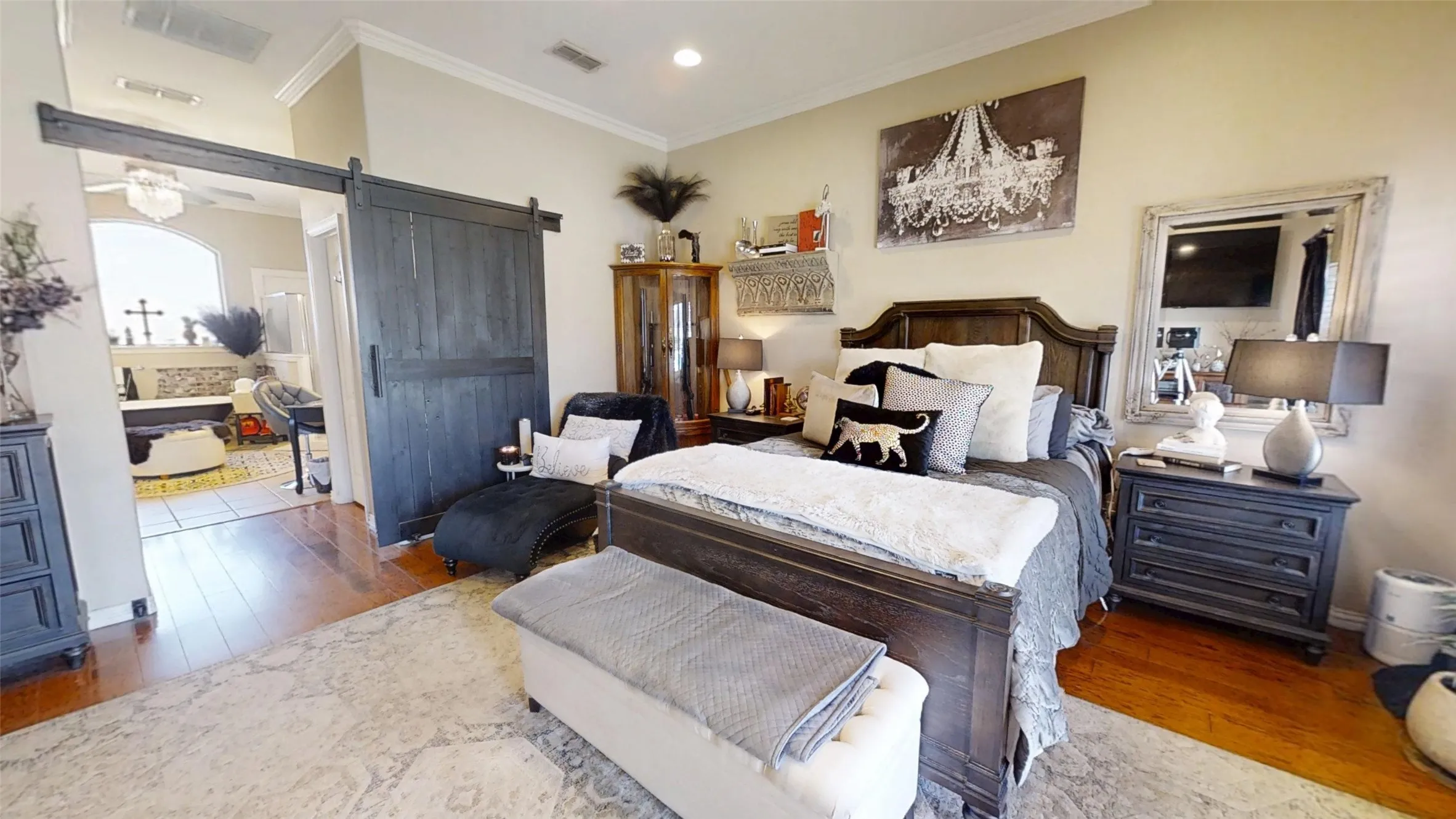 Single Family Residence For Sale in Hood County , 8810 S Hampton Drive, Granbury, Texas 76049, 3 Bedroom, 3 Bathroom, 3 Garage spaces, 2,768 Sqft, built in 2001, Preowned, mls#21181714, Real Estate Agent in Granbury, Homes For Sale in Hood county, Homes For Sale in Granbury, Realtor in Granbury Texas, Real Estate Brokerage Independent Realty Texas, Luminita Cordes Realtor