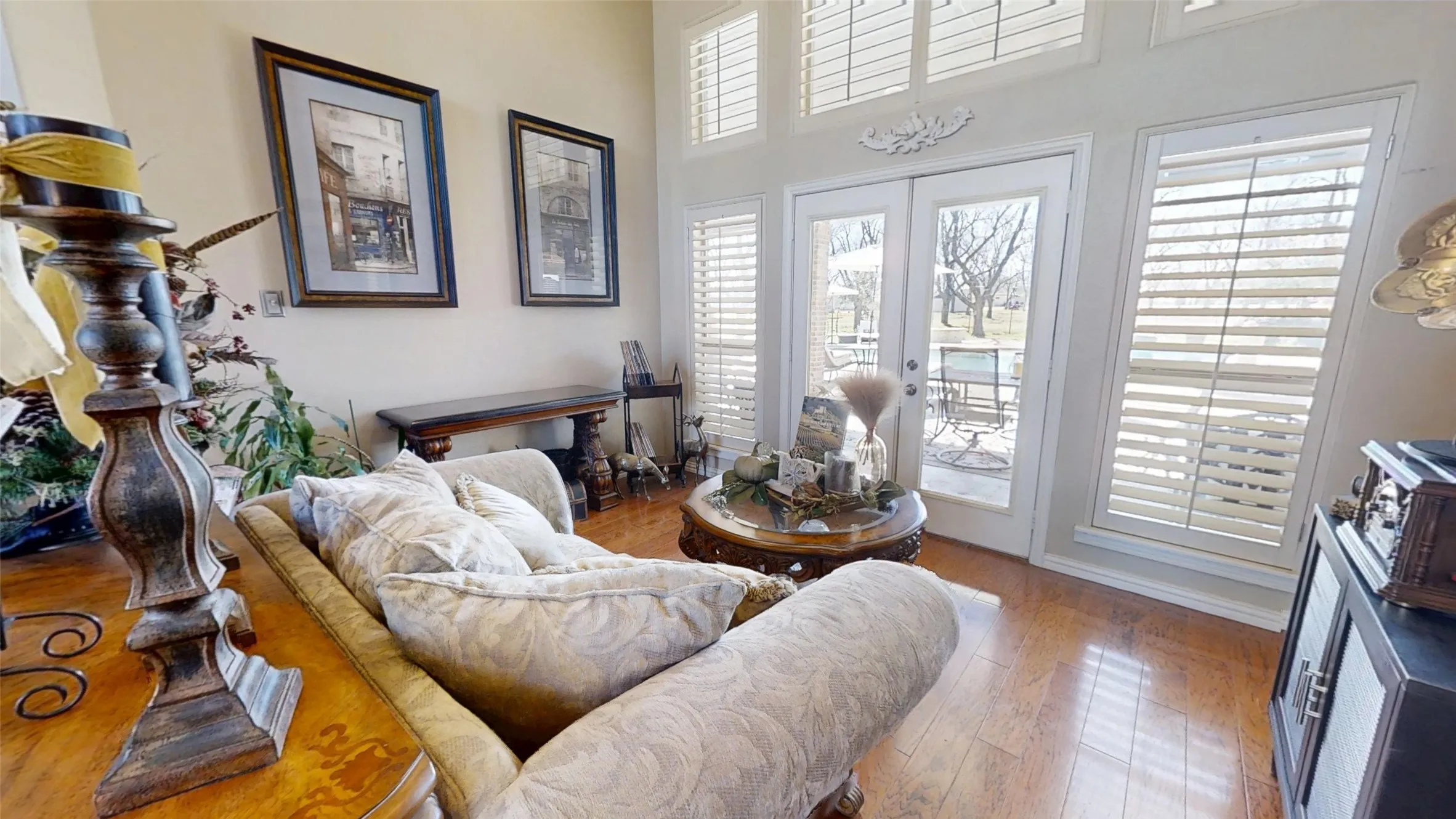 Single Family Residence For Sale in Hood County , 8810 S Hampton Drive, Granbury, Texas 76049, 3 Bedroom, 3 Bathroom, 3 Garage spaces, 2,768 Sqft, built in 2001, Preowned, mls#21181714, Real Estate Agent in Granbury, Homes For Sale in Hood county, Homes For Sale in Granbury, Realtor in Granbury Texas, Real Estate Brokerage Independent Realty Texas, Luminita Cordes Realtor
