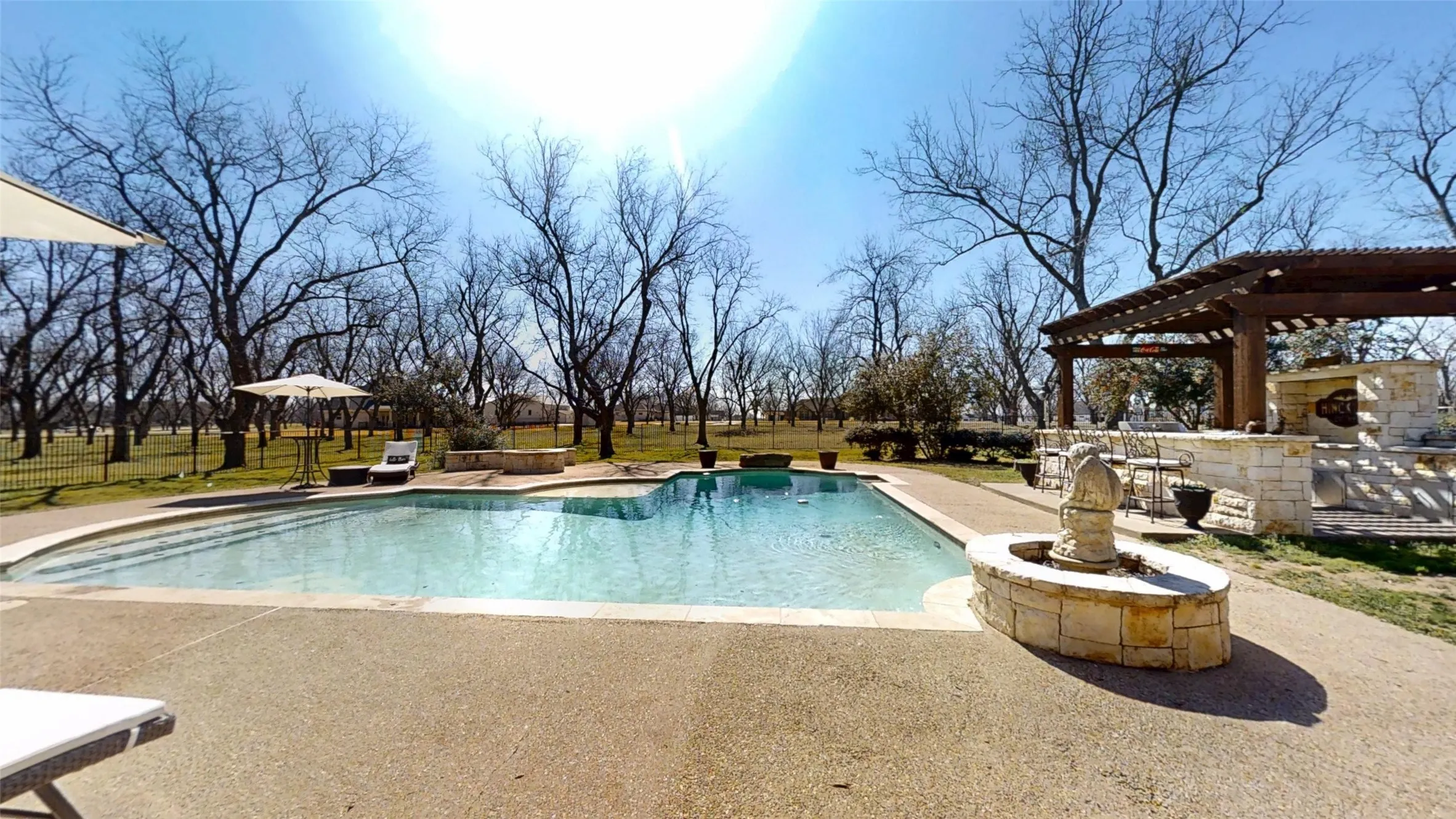 Single Family Residence For Sale in Hood County , 8810 S Hampton Drive, Granbury, Texas 76049, 3 Bedroom, 3 Bathroom, 3 Garage spaces, 2,768 Sqft, built in 2001, Preowned, mls#21181714, Real Estate Agent in Granbury, Homes For Sale in Hood county, Homes For Sale in Granbury, Realtor in Granbury Texas, Real Estate Brokerage Independent Realty Texas, Luminita Cordes Realtor