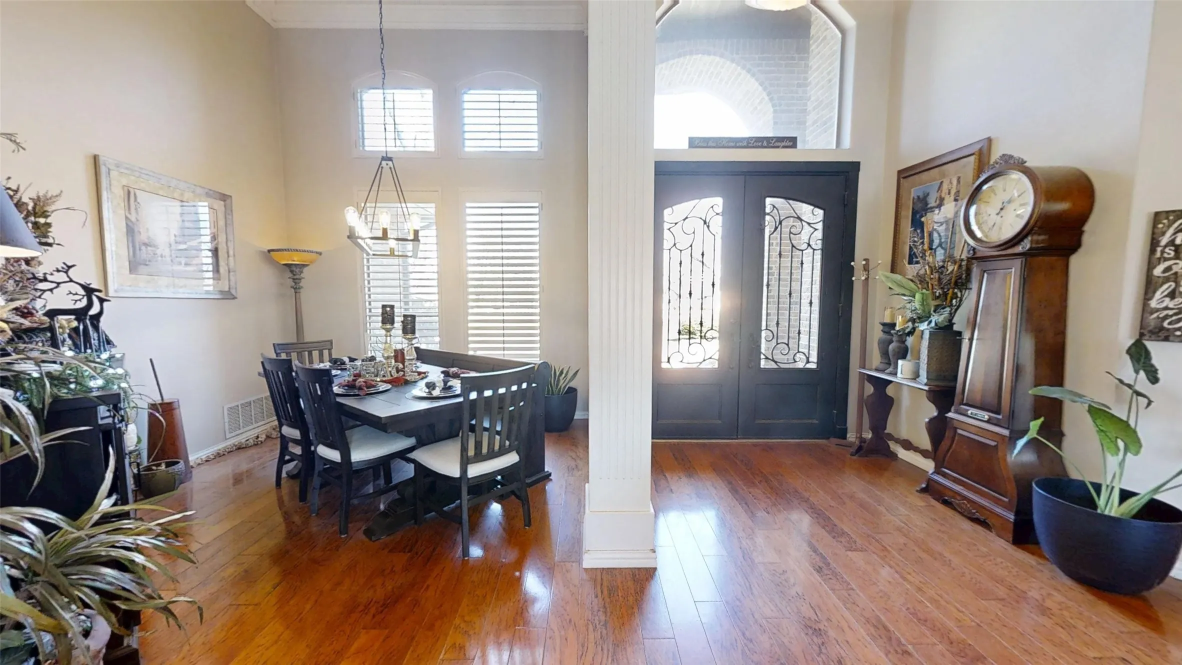Single Family Residence For Sale in Hood County , 8810 S Hampton Drive, Granbury, Texas 76049, 3 Bedroom, 3 Bathroom, 3 Garage spaces, 2,768 Sqft, built in 2001, Preowned, mls#21181714, Real Estate Agent in Granbury, Homes For Sale in Hood county, Homes For Sale in Granbury, Realtor in Granbury Texas, Real Estate Brokerage Independent Realty Texas, Luminita Cordes Realtor