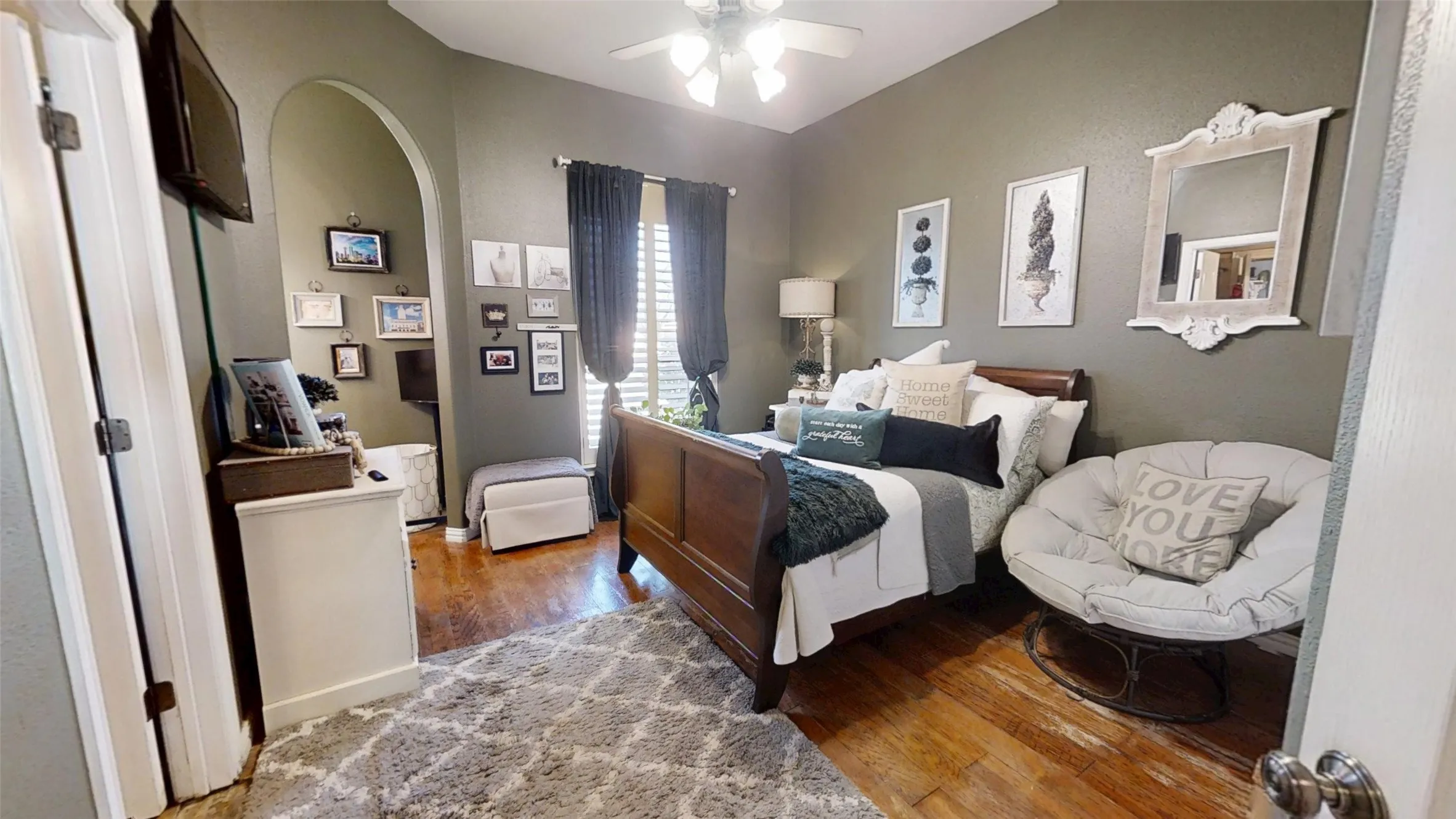 Single Family Residence For Sale in Hood County , 8810 S Hampton Drive, Granbury, Texas 76049, 3 Bedroom, 3 Bathroom, 3 Garage spaces, 2,768 Sqft, built in 2001, Preowned, mls#21181714, Real Estate Agent in Granbury, Homes For Sale in Hood county, Homes For Sale in Granbury, Realtor in Granbury Texas, Real Estate Brokerage Independent Realty Texas, Luminita Cordes Realtor