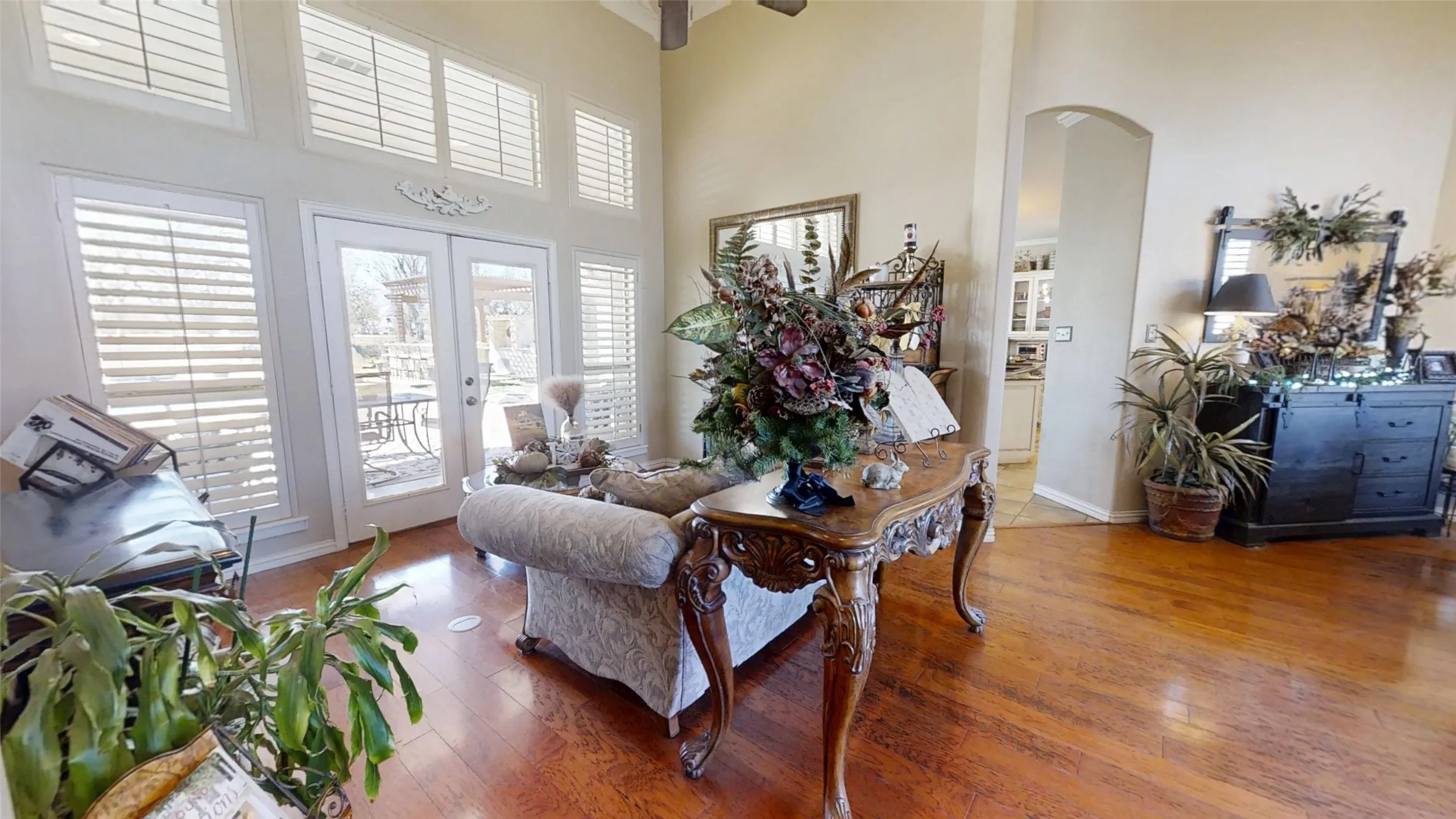 Single Family Residence For Sale in Hood County , 8810 S Hampton Drive, Granbury, Texas 76049, 3 Bedroom, 3 Bathroom, 3 Garage spaces, 2,768 Sqft, built in 2001, Preowned, mls#21181714, Real Estate Agent in Granbury, Homes For Sale in Hood county, Homes For Sale in Granbury, Realtor in Granbury Texas, Real Estate Brokerage Independent Realty Texas, Luminita Cordes Realtor