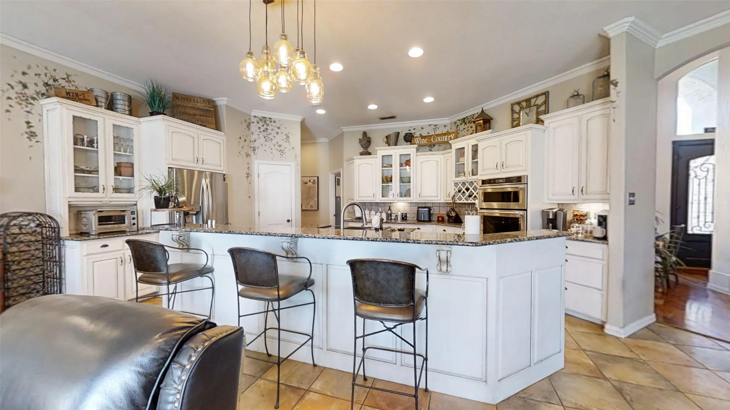 Single Family Residence For Sale in Hood County , 8810 S Hampton Drive, Granbury, Texas 76049, 3 Bedroom, 3 Bathroom, 3 Garage spaces, 2,768 Sqft, built in 2001, Preowned, mls#21181714, Real Estate Agent in Granbury, Homes For Sale in Hood county, Homes For Sale in Granbury, Realtor in Granbury Texas, Real Estate Brokerage Independent Realty Texas, Luminita Cordes Realtor