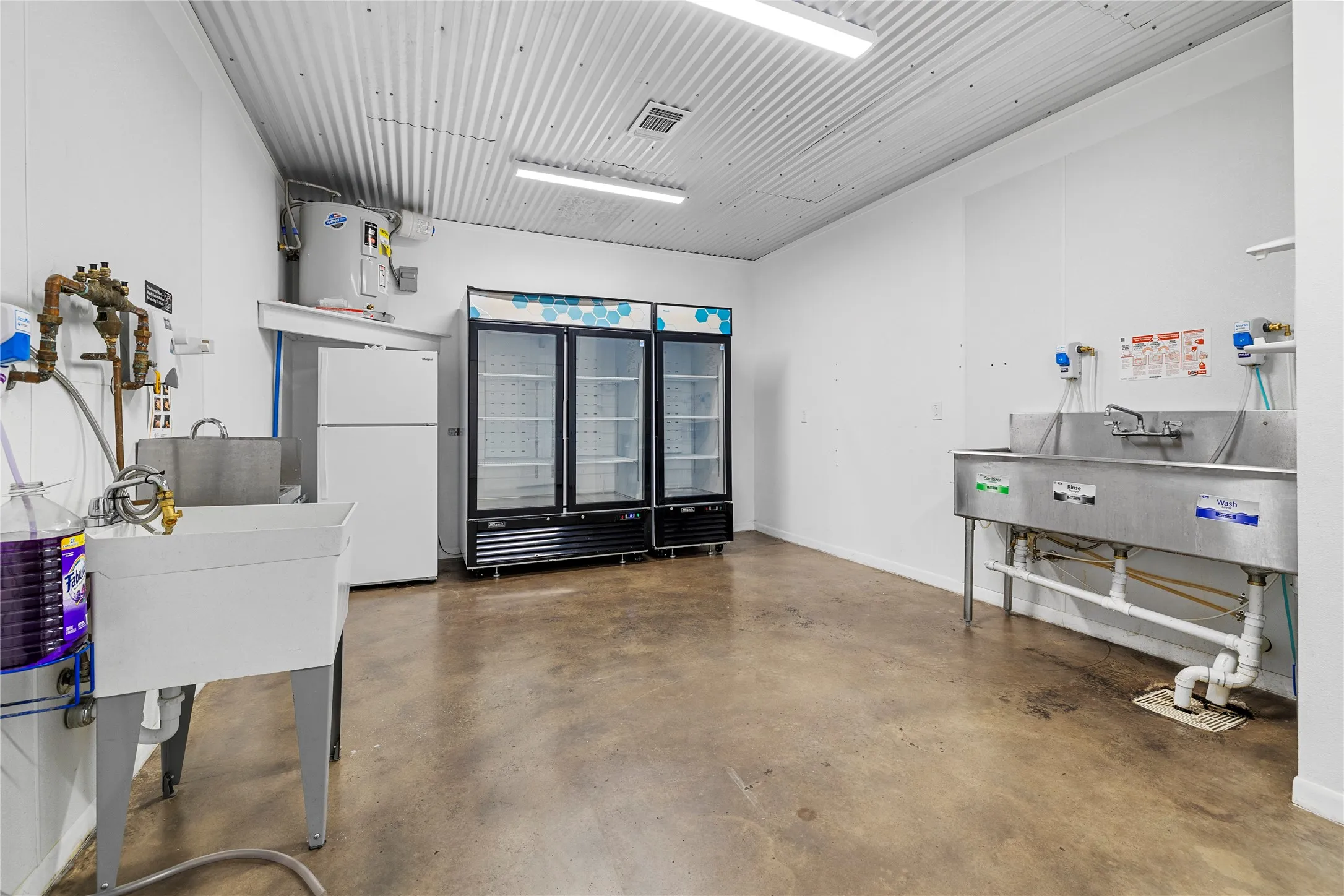 Business For Sale in Gregg County , 207 N Henderso Boulevard, Kilgore, Texas 75662, 0, 0, Garage spaces, 0 Sqft, built in 2020, Preowned, Price $360,000, mls#21196272, Real Estate Agent in Kilgore, Homes For Sale in Gregg county, Homes For Sale in Kilgore, Realtor in Kilgore Texas, Real Estate Brokerage Independent Realty Texas, Luminita Cordes Realtor