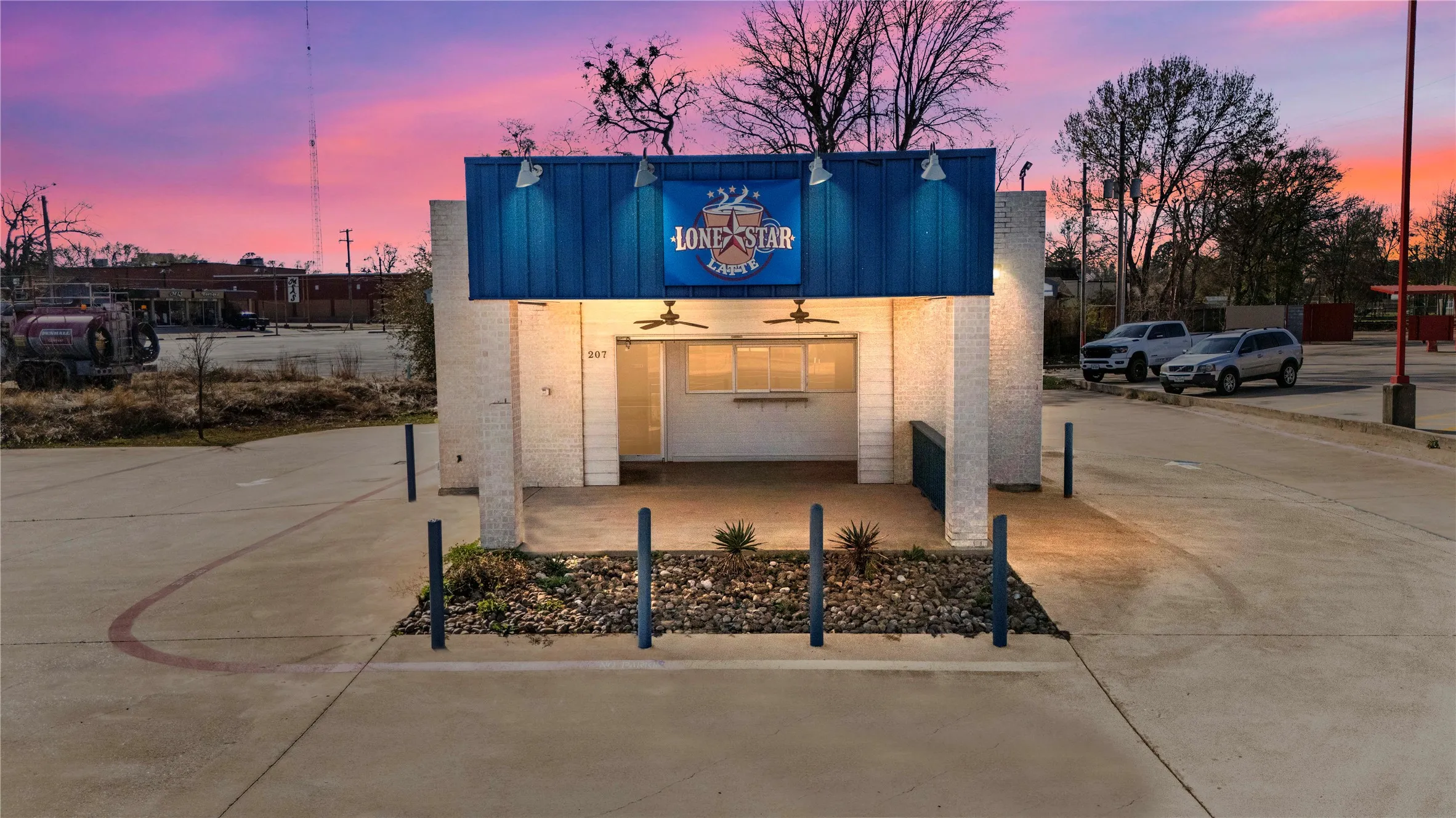 Business For Sale in Gregg County , 207 N Henderso Boulevard, Kilgore, Texas 75662, 0, 0, Garage spaces, 0 Sqft, built in 2020, Preowned, Price $360,000, mls#21196272, Real Estate Agent in Kilgore, Homes For Sale in Gregg county, Homes For Sale in Kilgore, Realtor in Kilgore Texas, Real Estate Brokerage Independent Realty Texas, Luminita Cordes Realtor