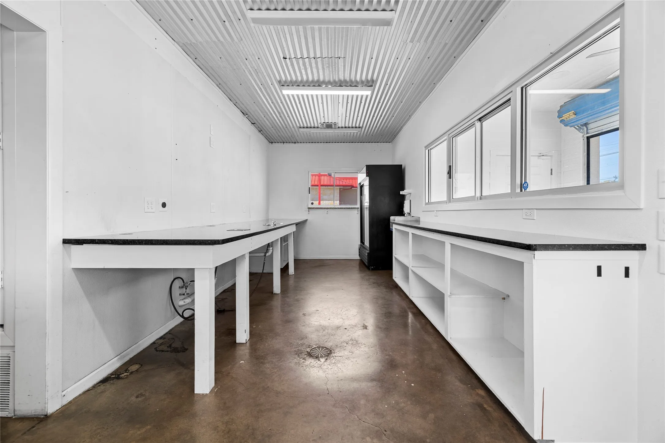 Business For Sale in Gregg County , 207 N Henderso Boulevard, Kilgore, Texas 75662, 0, 0, Garage spaces, 0 Sqft, built in 2020, Preowned, Price $360,000, mls#21196272, Real Estate Agent in Kilgore, Homes For Sale in Gregg county, Homes For Sale in Kilgore, Realtor in Kilgore Texas, Real Estate Brokerage Independent Realty Texas, Luminita Cordes Realtor