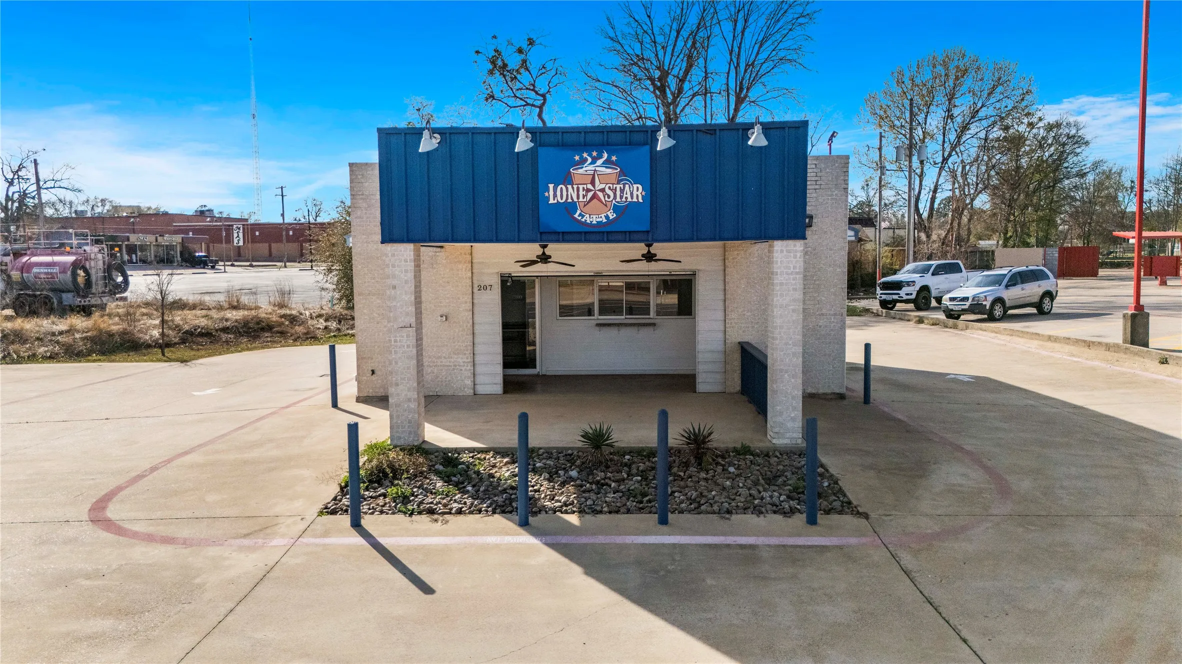 Business For Sale in Gregg County , 207 N Henderso Boulevard, Kilgore, Texas 75662, 0, 0, Garage spaces, 0 Sqft, built in 2020, Preowned, Price $360,000, mls#21196272, Real Estate Agent in Kilgore, Homes For Sale in Gregg county, Homes For Sale in Kilgore, Realtor in Kilgore Texas, Real Estate Brokerage Independent Realty Texas, Luminita Cordes Realtor