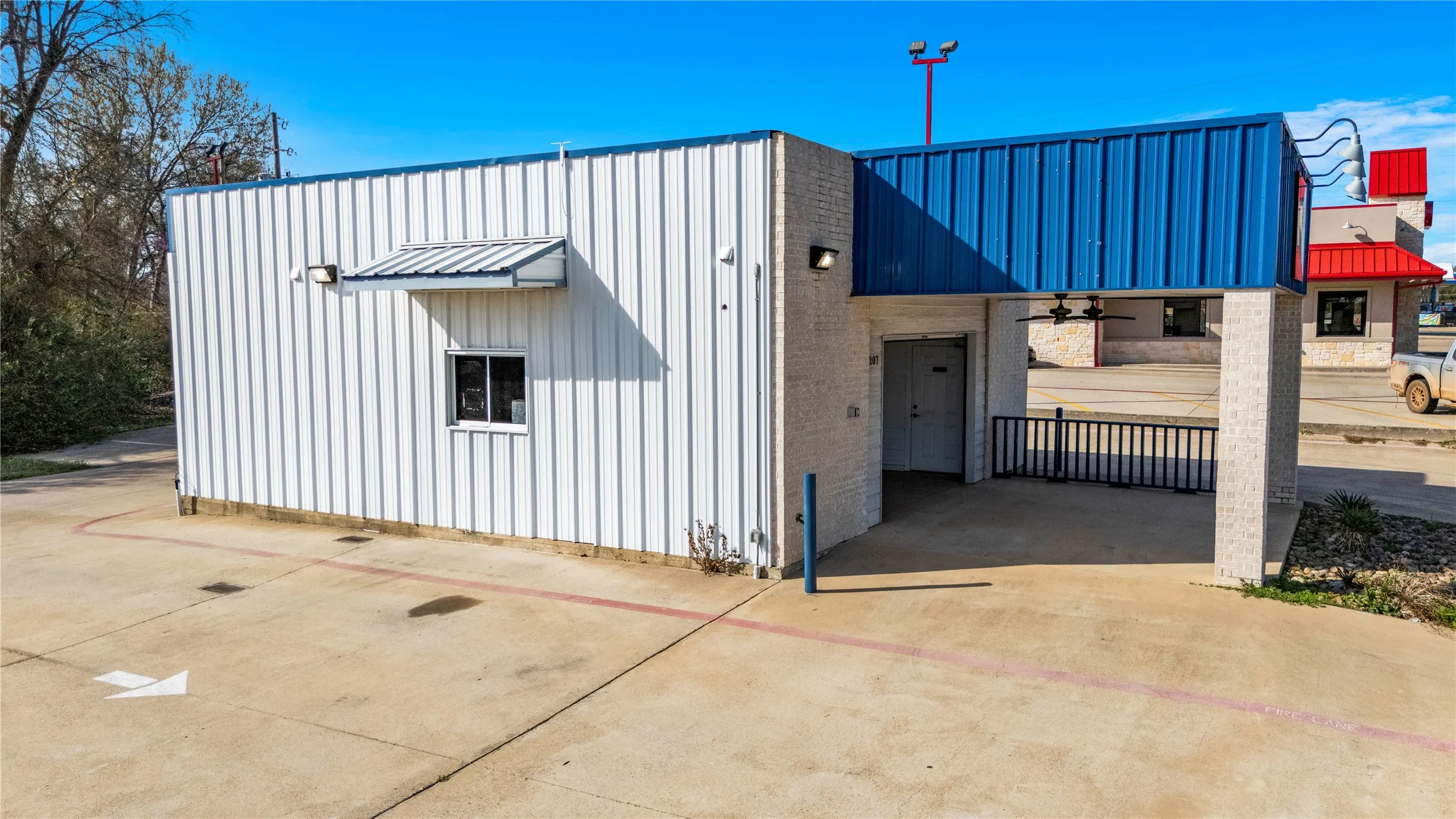 Business For Sale in Gregg County , 207 N Henderso Boulevard, Kilgore, Texas 75662, 0, 0, Garage spaces, 0 Sqft, built in 2020, Preowned, Price $360,000, mls#21196272, Real Estate Agent in Kilgore, Homes For Sale in Gregg county, Homes For Sale in Kilgore, Realtor in Kilgore Texas, Real Estate Brokerage Independent Realty Texas, Luminita Cordes Realtor