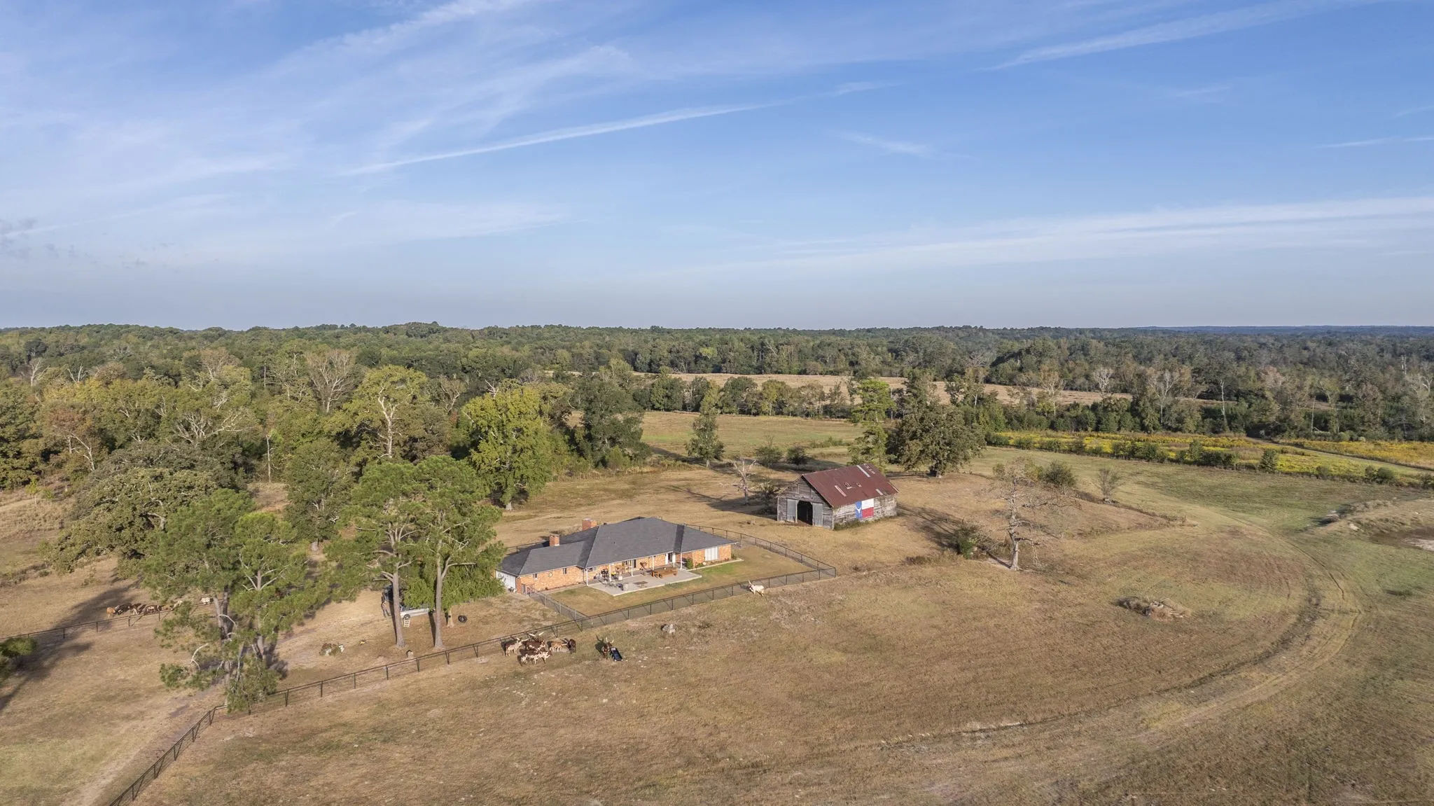 Farm For Sale in Wood County , 3222 FM 1254, Mineola, Texas 75773, 3 Bedroom, 3 Bathroom, 2 Garage spaces, 2,940 Sqft, built in 1973, Preowned, mls#21092774, Real Estate Agent in Mineola, Homes For Sale in Wood county, Homes For Sale in Mineola, Realtor in Mineola Texas, Real Estate Brokerage Independent Realty Texas, Luminita Cordes Realtor