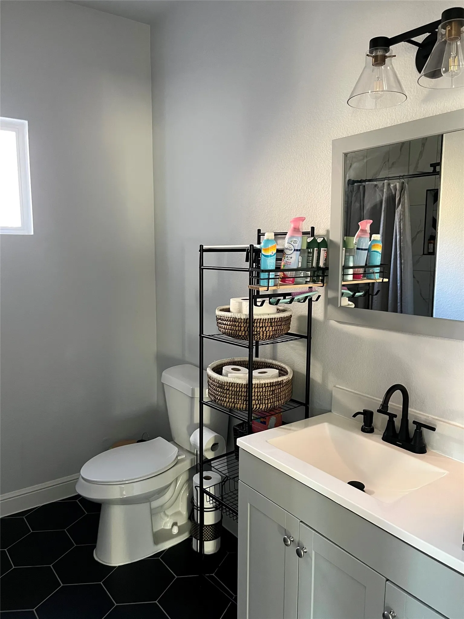 Single Family Residence For Sale in Dallas County , 127 Chamblin Drive, Cedar Hill, Texas 75104, 4 Bedroom, 4 Bathroom, 2 Garage spaces, 2,190 Sqft, built in 2023, mls#21188896, Real Estate Agent in Cedar Hill, Homes For Sale in Dallas county, Homes For Sale in Cedar Hill, Realtor in Cedar Hill Texas, Real Estate Brokerage Independent Realty Texas, Luminita Cordes Realtor