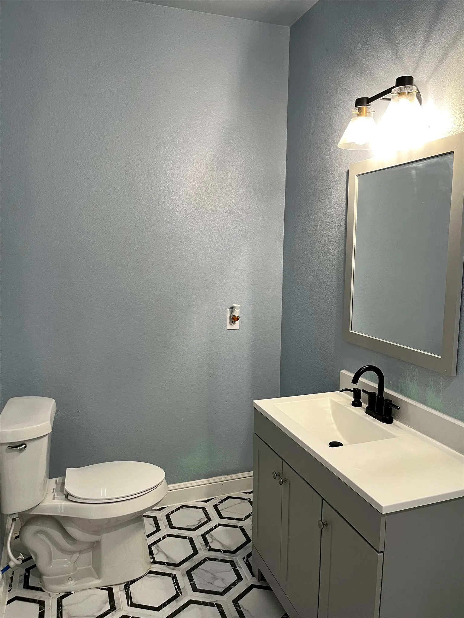 Single Family Residence For Sale in Dallas County , 127 Chamblin Drive, Cedar Hill, Texas 75104, 4 Bedroom, 4 Bathroom, 2 Garage spaces, 2,190 Sqft, built in 2023, mls#21188896, Real Estate Agent in Cedar Hill, Homes For Sale in Dallas county, Homes For Sale in Cedar Hill, Realtor in Cedar Hill Texas, Real Estate Brokerage Independent Realty Texas, Luminita Cordes Realtor