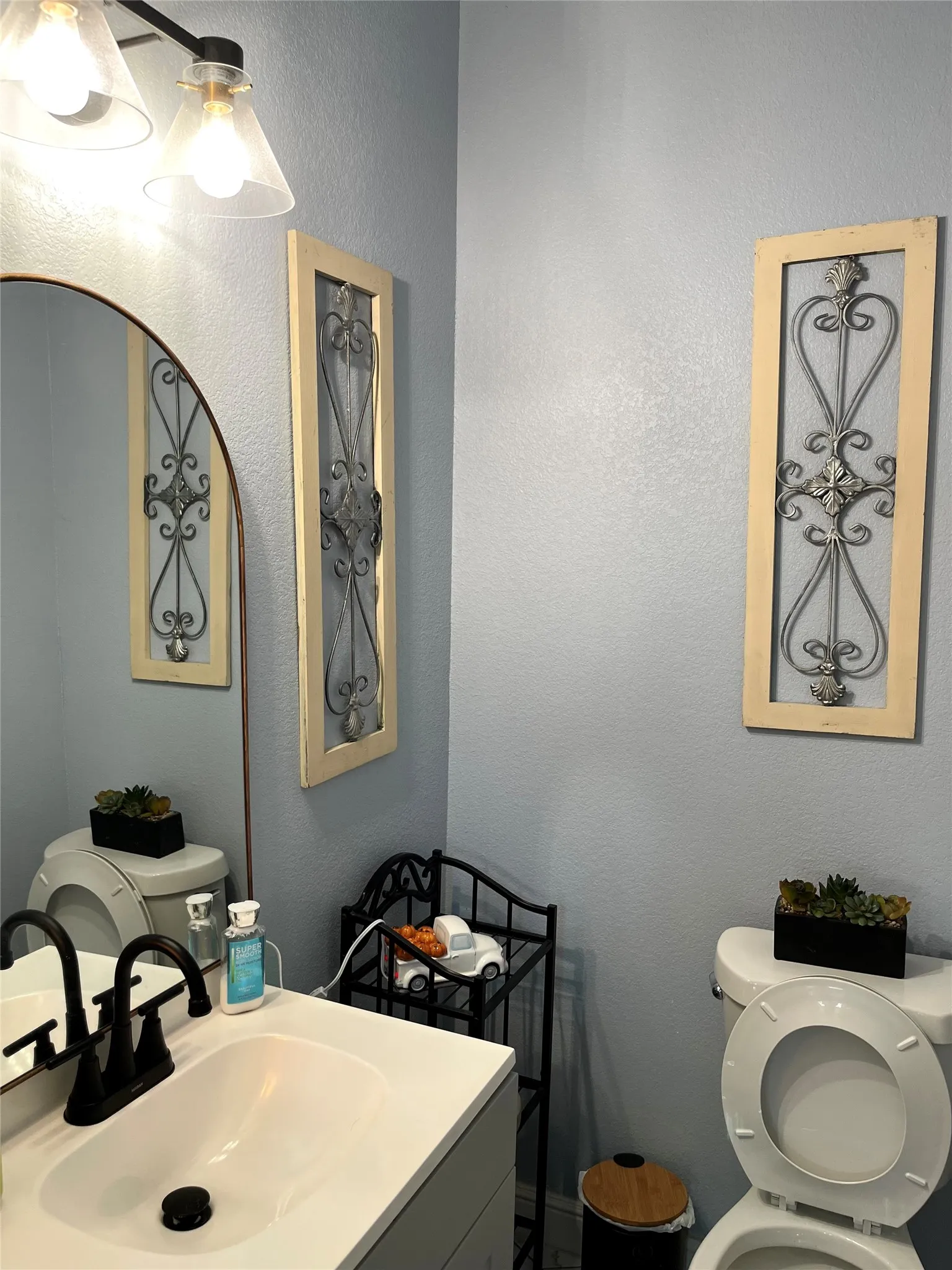Single Family Residence For Sale in Dallas County , 127 Chamblin Drive, Cedar Hill, Texas 75104, 4 Bedroom, 4 Bathroom, 2 Garage spaces, 2,190 Sqft, built in 2023, mls#21188896, Real Estate Agent in Cedar Hill, Homes For Sale in Dallas county, Homes For Sale in Cedar Hill, Realtor in Cedar Hill Texas, Real Estate Brokerage Independent Realty Texas, Luminita Cordes Realtor