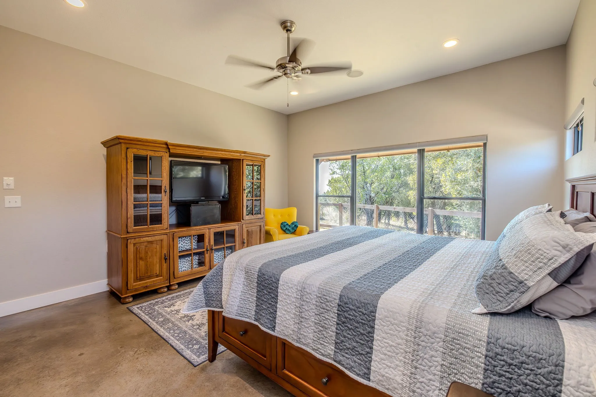 Single Family Residence For Sale in Palo Pinto County , 1080 Enchanted Rock Court, Graford, Texas 76449, 3 Bedroom, 3 Bathroom, 3 Garage spaces, 3,403 Sqft, built in 2019, Preowned, mls#21195677, Real Estate Agent in Graford, Homes For Sale in Palo Pinto county, Homes For Sale in Graford, Realtor in Graford Texas, Real Estate Brokerage Independent Realty Texas, Luminita Cordes Realtor