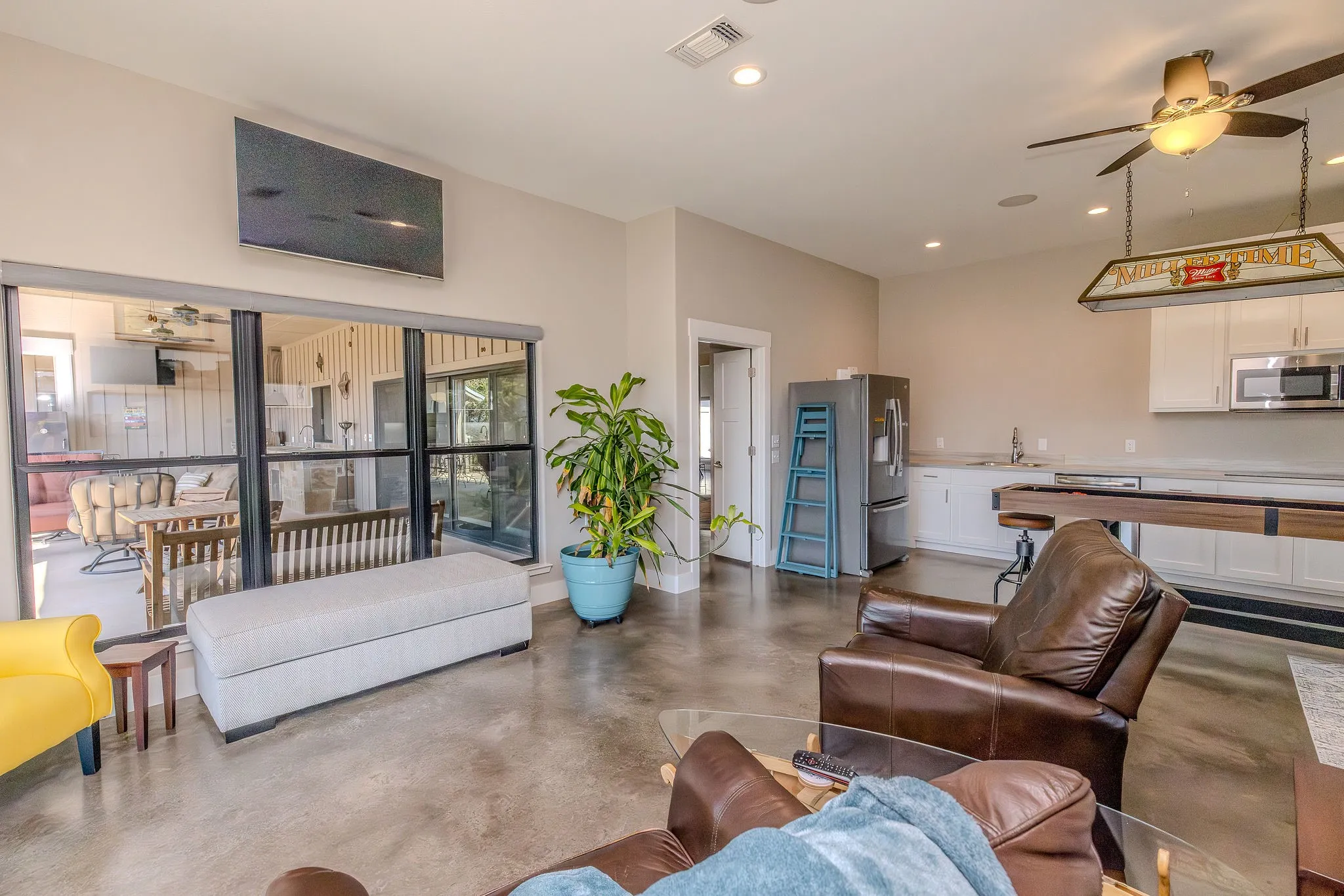 Single Family Residence For Sale in Palo Pinto County , 1080 Enchanted Rock Court, Graford, Texas 76449, 3 Bedroom, 3 Bathroom, 3 Garage spaces, 3,403 Sqft, built in 2019, Preowned, mls#21195677, Real Estate Agent in Graford, Homes For Sale in Palo Pinto county, Homes For Sale in Graford, Realtor in Graford Texas, Real Estate Brokerage Independent Realty Texas, Luminita Cordes Realtor