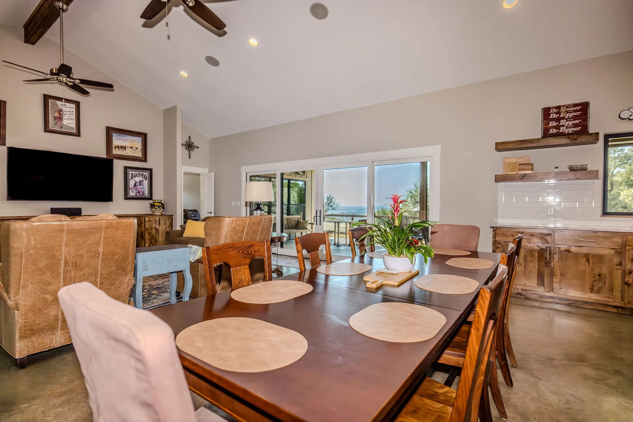 Single Family Residence For Sale in Palo Pinto County , 1080 Enchanted Rock Court, Graford, Texas 76449, 3 Bedroom, 3 Bathroom, 3 Garage spaces, 3,403 Sqft, built in 2019, Preowned, mls#21195677, Real Estate Agent in Graford, Homes For Sale in Palo Pinto county, Homes For Sale in Graford, Realtor in Graford Texas, Real Estate Brokerage Independent Realty Texas, Luminita Cordes Realtor