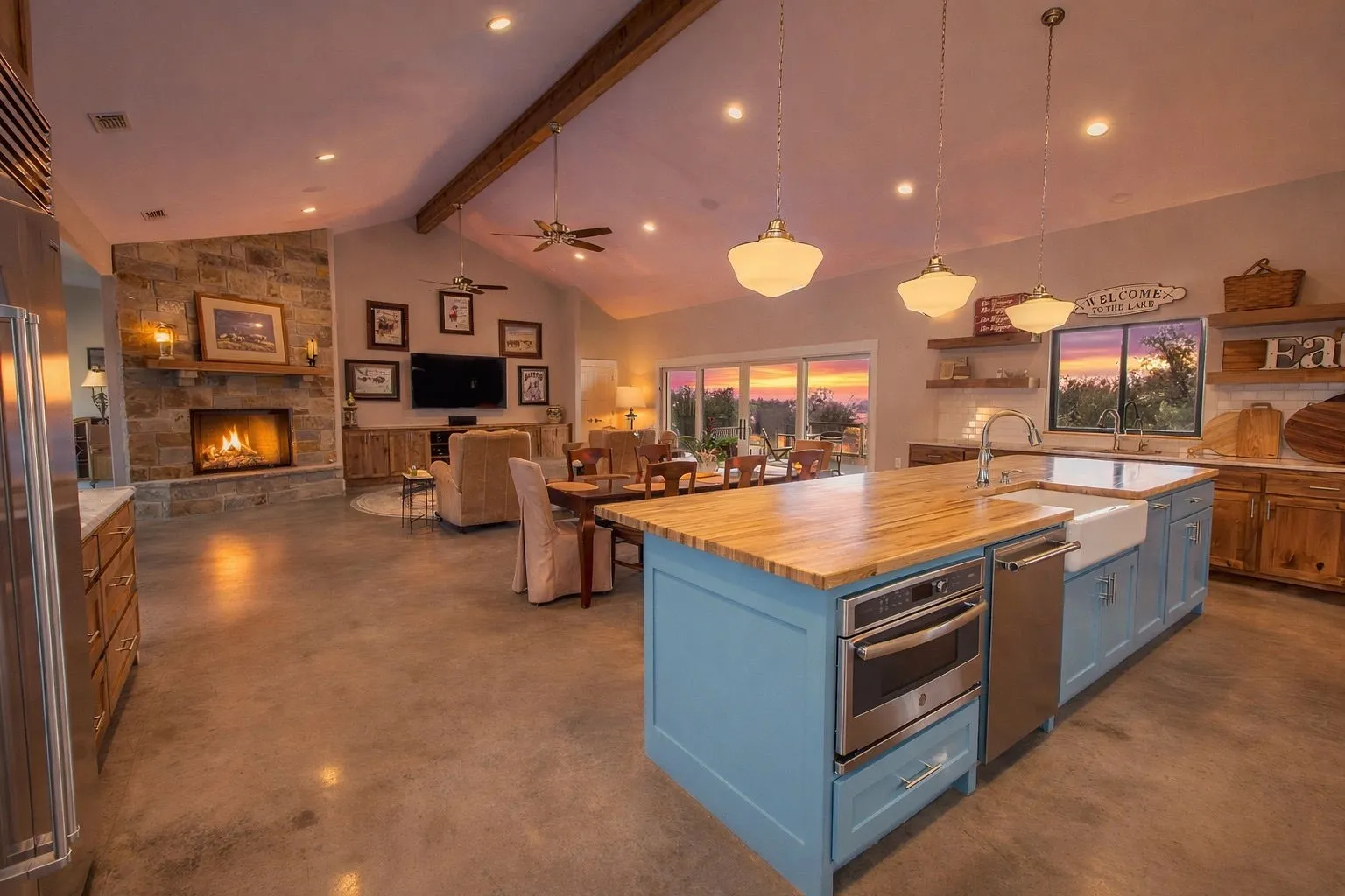 Single Family Residence For Sale in Palo Pinto County , 1080 Enchanted Rock Court, Graford, Texas 76449, 3 Bedroom, 3 Bathroom, 3 Garage spaces, 3,403 Sqft, built in 2019, Preowned, mls#21195677, Real Estate Agent in Graford, Homes For Sale in Palo Pinto county, Homes For Sale in Graford, Realtor in Graford Texas, Real Estate Brokerage Independent Realty Texas, Luminita Cordes Realtor