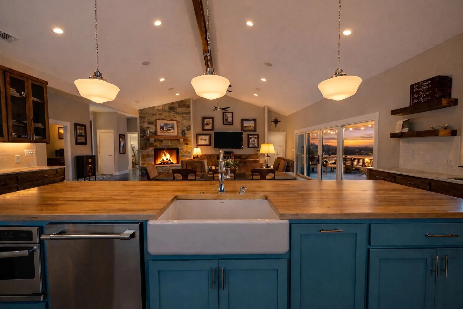 Single Family Residence For Sale in Palo Pinto County , 1080 Enchanted Rock Court, Graford, Texas 76449, 3 Bedroom, 3 Bathroom, 3 Garage spaces, 3,403 Sqft, built in 2019, Preowned, mls#21195677, Real Estate Agent in Graford, Homes For Sale in Palo Pinto county, Homes For Sale in Graford, Realtor in Graford Texas, Real Estate Brokerage Independent Realty Texas, Luminita Cordes Realtor