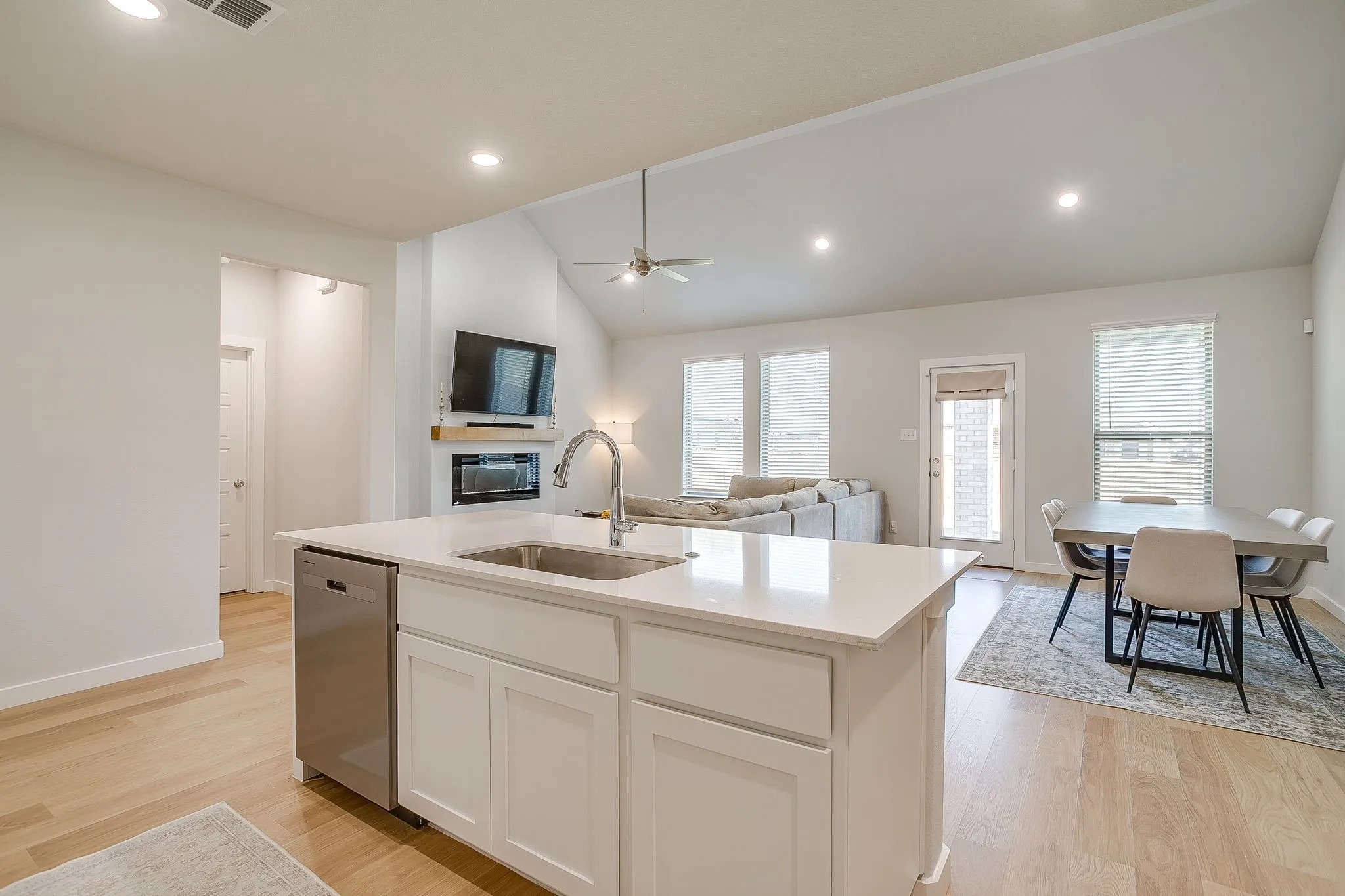 Single Family Residence For Sale in Tarrant County , 5845 Corazon Lane, Fort Worth, Texas 76126, 5 Bedroom, 4 Bathroom, 2 Garage spaces, 2,955 Sqft, built in 2024, Preowned, mls#21178908, Real Estate Agent in Fort Worth, Homes For Sale in Tarrant county, Homes For Sale in Fort Worth, Realtor in Fort Worth Texas, Real Estate Brokerage Independent Realty Texas, Luminita Cordes Realtor