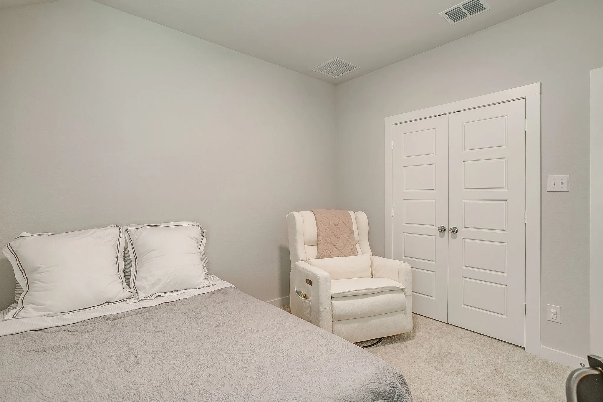 Single Family Residence For Sale in Tarrant County , 5845 Corazon Lane, Fort Worth, Texas 76126, 5 Bedroom, 4 Bathroom, 2 Garage spaces, 2,955 Sqft, built in 2024, Preowned, mls#21178908, Real Estate Agent in Fort Worth, Homes For Sale in Tarrant county, Homes For Sale in Fort Worth, Realtor in Fort Worth Texas, Real Estate Brokerage Independent Realty Texas, Luminita Cordes Realtor