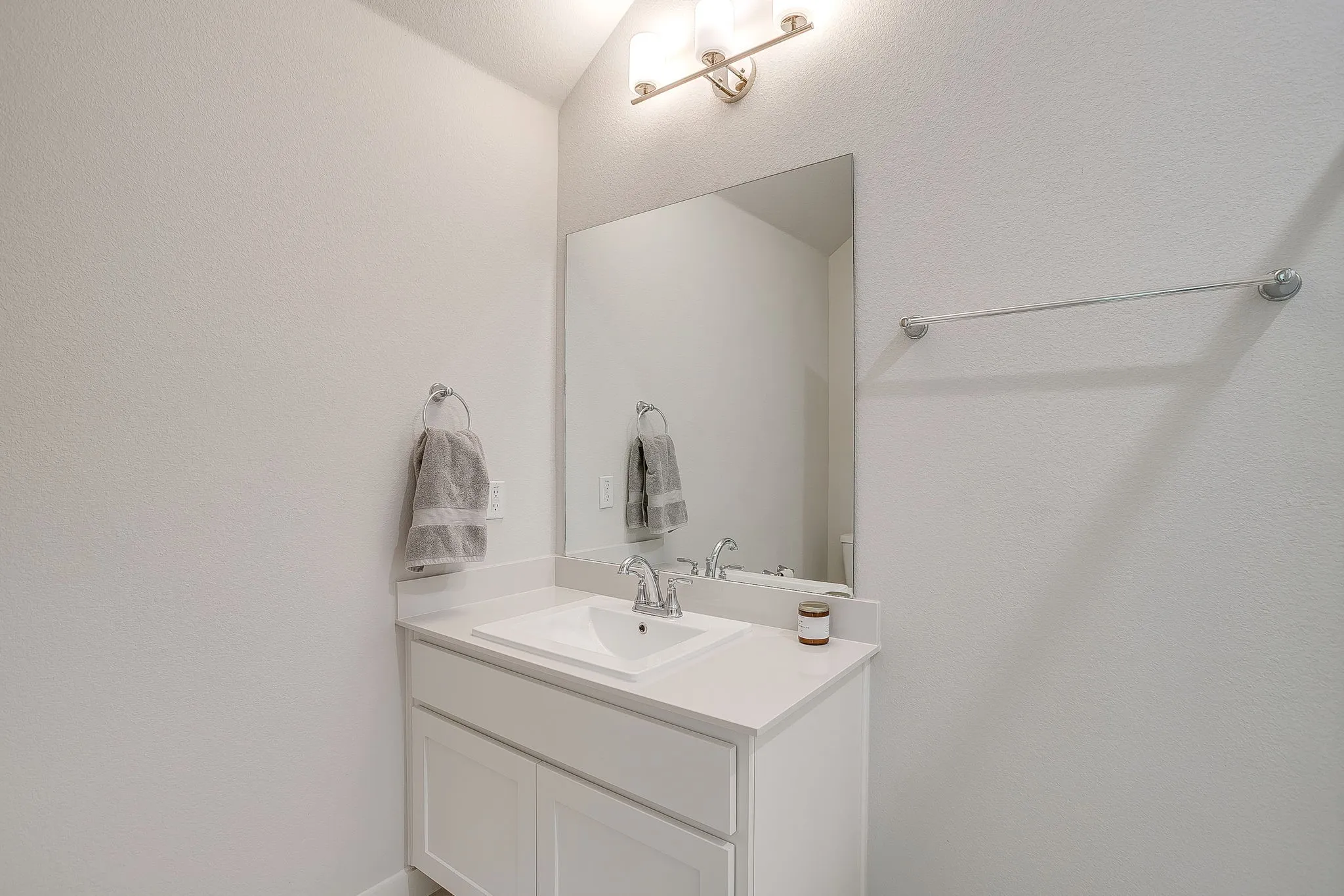 Single Family Residence For Sale in Tarrant County , 5845 Corazon Lane, Fort Worth, Texas 76126, 5 Bedroom, 4 Bathroom, 2 Garage spaces, 2,955 Sqft, built in 2024, Preowned, mls#21178908, Real Estate Agent in Fort Worth, Homes For Sale in Tarrant county, Homes For Sale in Fort Worth, Realtor in Fort Worth Texas, Real Estate Brokerage Independent Realty Texas, Luminita Cordes Realtor