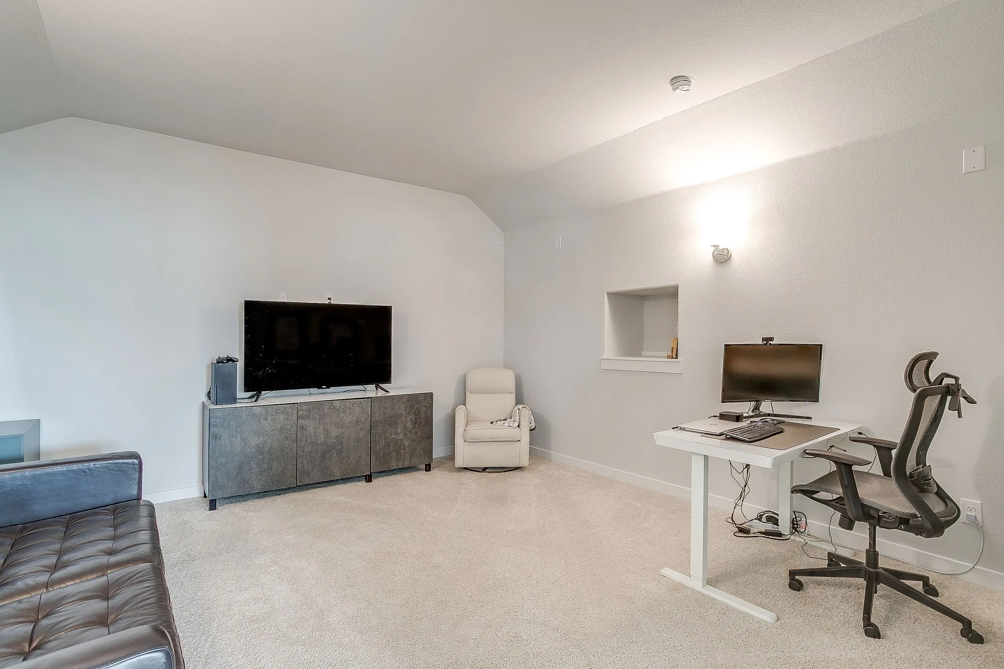Single Family Residence For Sale in Tarrant County , 5845 Corazon Lane, Fort Worth, Texas 76126, 5 Bedroom, 4 Bathroom, 2 Garage spaces, 2,955 Sqft, built in 2024, Preowned, mls#21178908, Real Estate Agent in Fort Worth, Homes For Sale in Tarrant county, Homes For Sale in Fort Worth, Realtor in Fort Worth Texas, Real Estate Brokerage Independent Realty Texas, Luminita Cordes Realtor