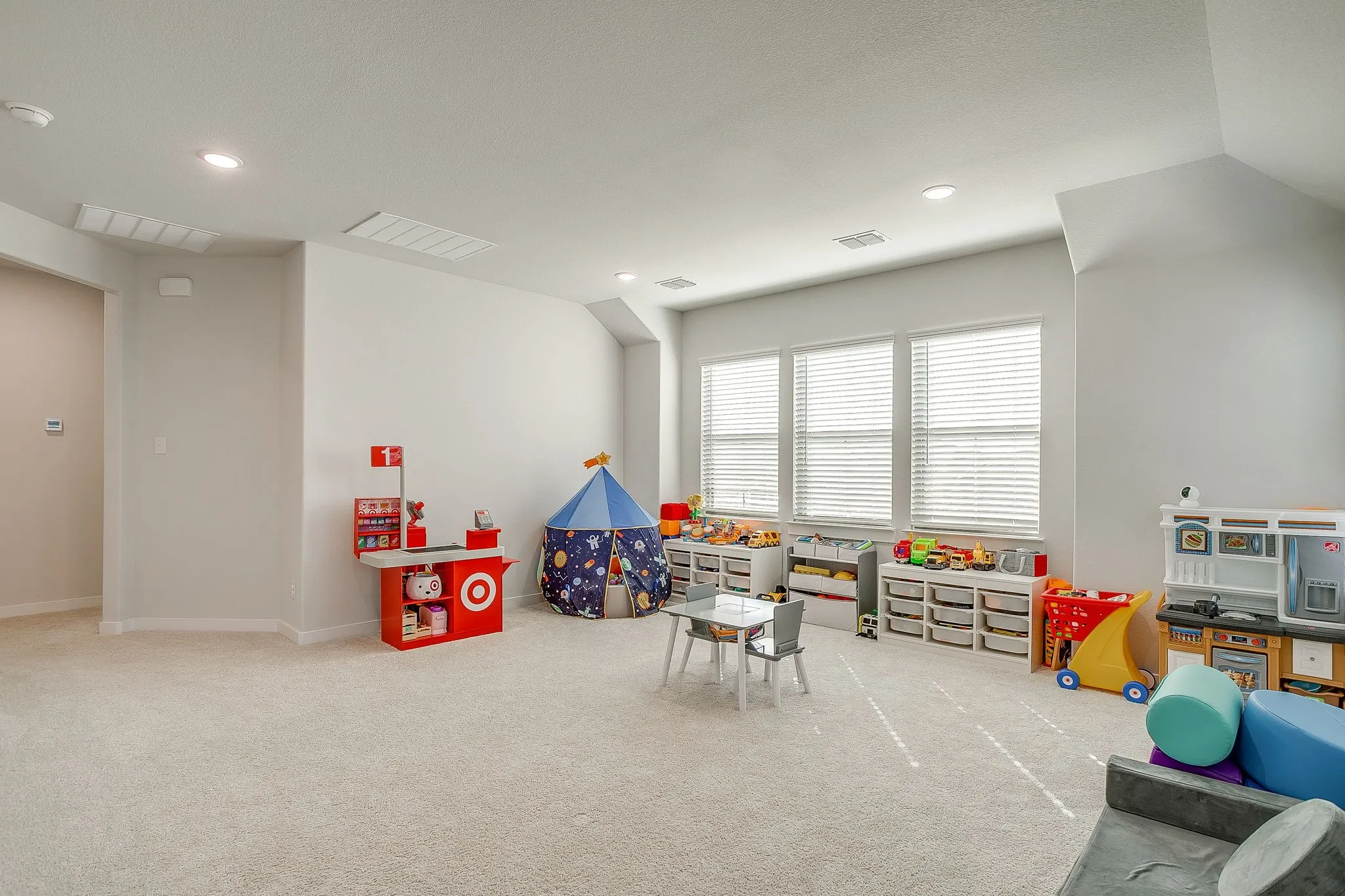 Single Family Residence For Sale in Tarrant County , 5845 Corazon Lane, Fort Worth, Texas 76126, 5 Bedroom, 4 Bathroom, 2 Garage spaces, 2,955 Sqft, built in 2024, Preowned, mls#21178908, Real Estate Agent in Fort Worth, Homes For Sale in Tarrant county, Homes For Sale in Fort Worth, Realtor in Fort Worth Texas, Real Estate Brokerage Independent Realty Texas, Luminita Cordes Realtor