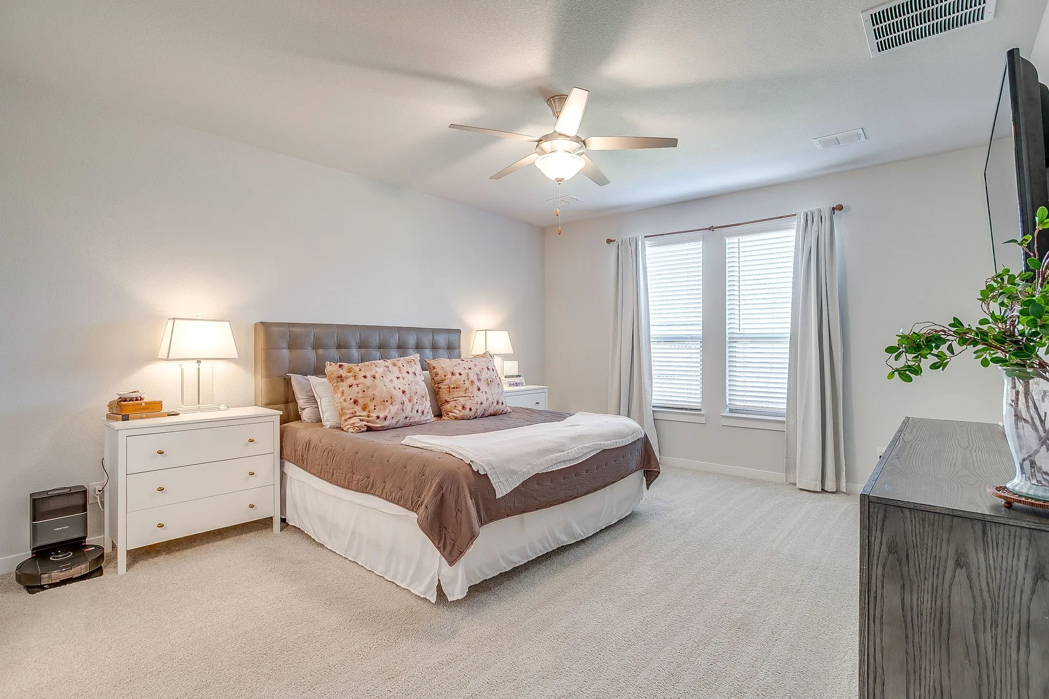 Single Family Residence For Sale in Tarrant County , 5845 Corazon Lane, Fort Worth, Texas 76126, 5 Bedroom, 4 Bathroom, 2 Garage spaces, 2,955 Sqft, built in 2024, Preowned, mls#21178908, Real Estate Agent in Fort Worth, Homes For Sale in Tarrant county, Homes For Sale in Fort Worth, Realtor in Fort Worth Texas, Real Estate Brokerage Independent Realty Texas, Luminita Cordes Realtor