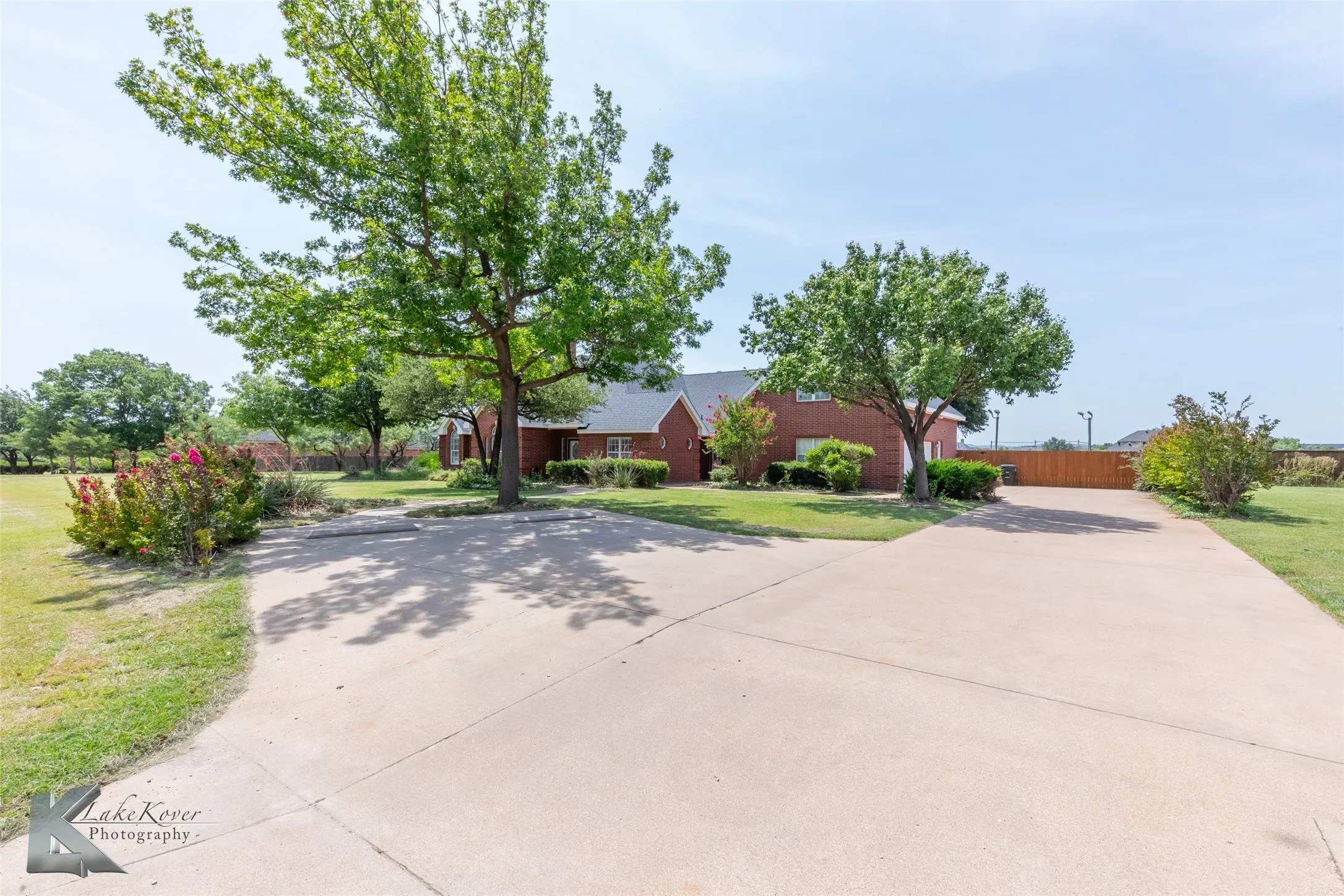 Single Family Residence For Sale in Taylor County , 8541 Saddle Creek Road, Abilene, Texas 79602, 4 Bedroom, 2 Bathroom, 2 Garage spaces, 2,904 Sqft, built in 1996, Preowned, mls#21177513, Real Estate Agent in Abilene, Homes For Sale in Taylor county, Homes For Sale in Abilene, Realtor in Abilene Texas, Real Estate Brokerage Independent Realty Texas, Luminita Cordes Realtor