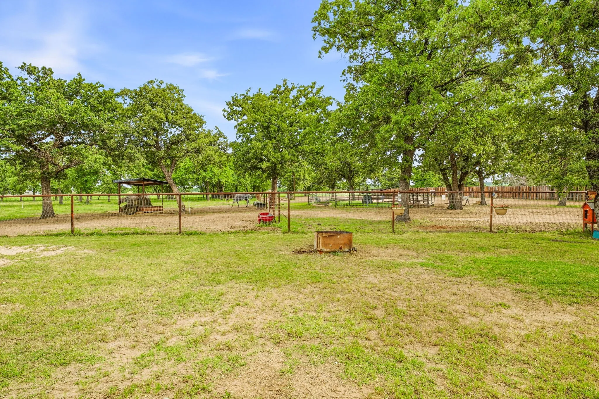 Single Family Residence For Sale in Erath County , 6363 E Fm 1188, Bluff Dale, Texas 76433, 3 Bedroom, 3 Bathroom, 2 Garage spaces, 2,287 Sqft, built in 2002, mls#21191248, Real Estate Agent in Bluff Dale, Homes For Sale in Erath county, Homes For Sale in Bluff Dale, Realtor in Bluff Dale Texas, Real Estate Brokerage Independent Realty Texas, Luminita Cordes Realtor