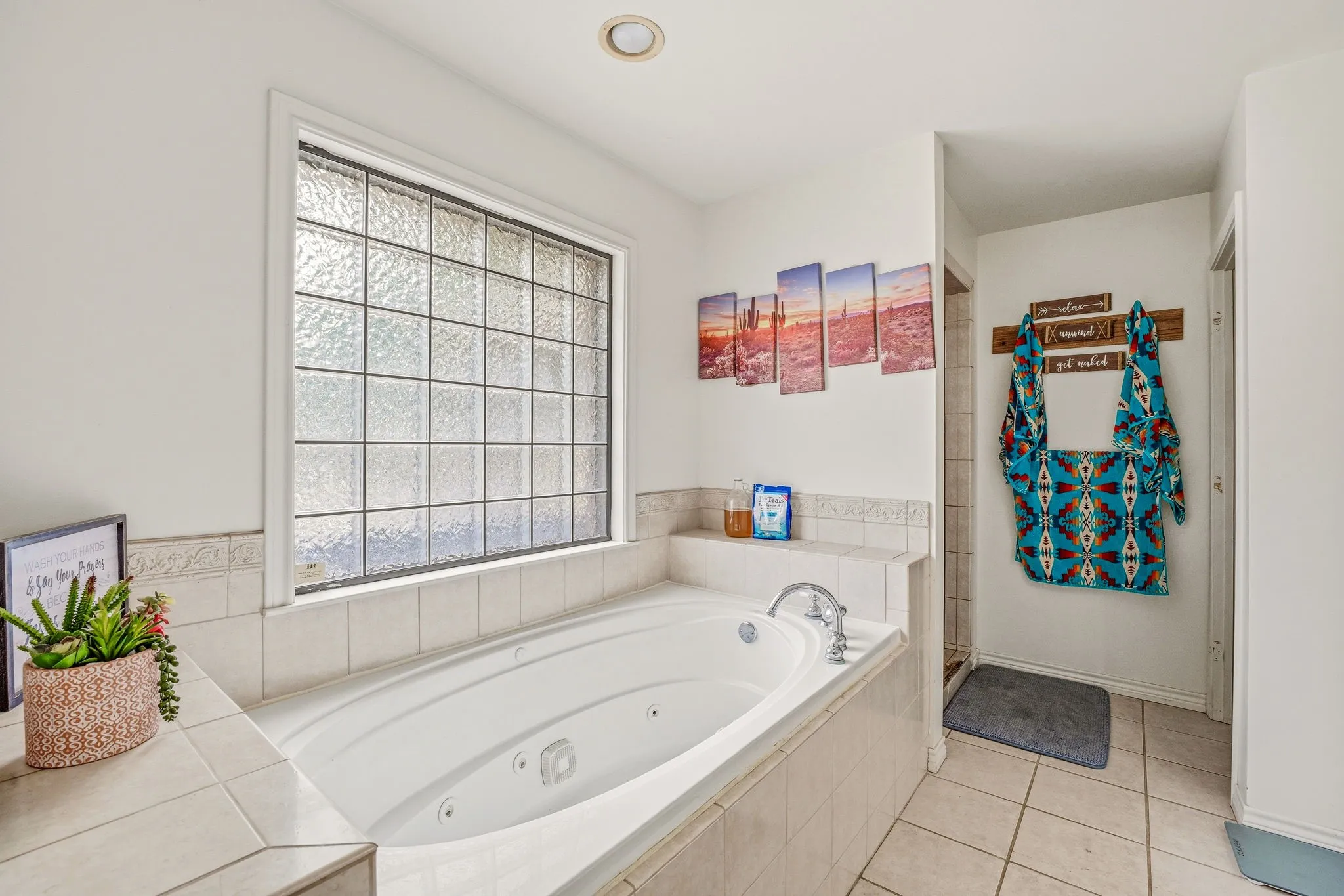 Single Family Residence For Sale in Erath County , 6363 E Fm 1188, Bluff Dale, Texas 76433, 3 Bedroom, 3 Bathroom, 2 Garage spaces, 2,287 Sqft, built in 2002, mls#21191248, Real Estate Agent in Bluff Dale, Homes For Sale in Erath county, Homes For Sale in Bluff Dale, Realtor in Bluff Dale Texas, Real Estate Brokerage Independent Realty Texas, Luminita Cordes Realtor