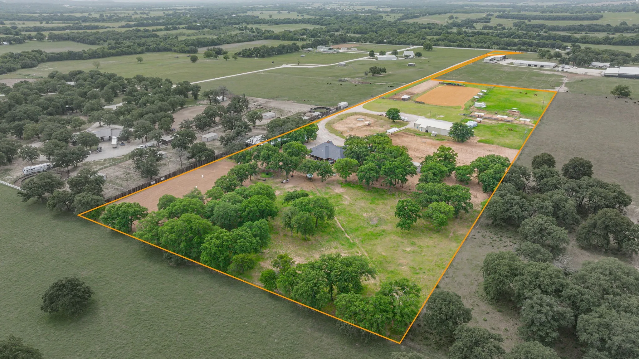 Single Family Residence For Sale in Erath County , 6363 E Fm 1188, Bluff Dale, Texas 76433, 3 Bedroom, 3 Bathroom, 2 Garage spaces, 2,287 Sqft, built in 2002, mls#21191248, Real Estate Agent in Bluff Dale, Homes For Sale in Erath county, Homes For Sale in Bluff Dale, Realtor in Bluff Dale Texas, Real Estate Brokerage Independent Realty Texas, Luminita Cordes Realtor