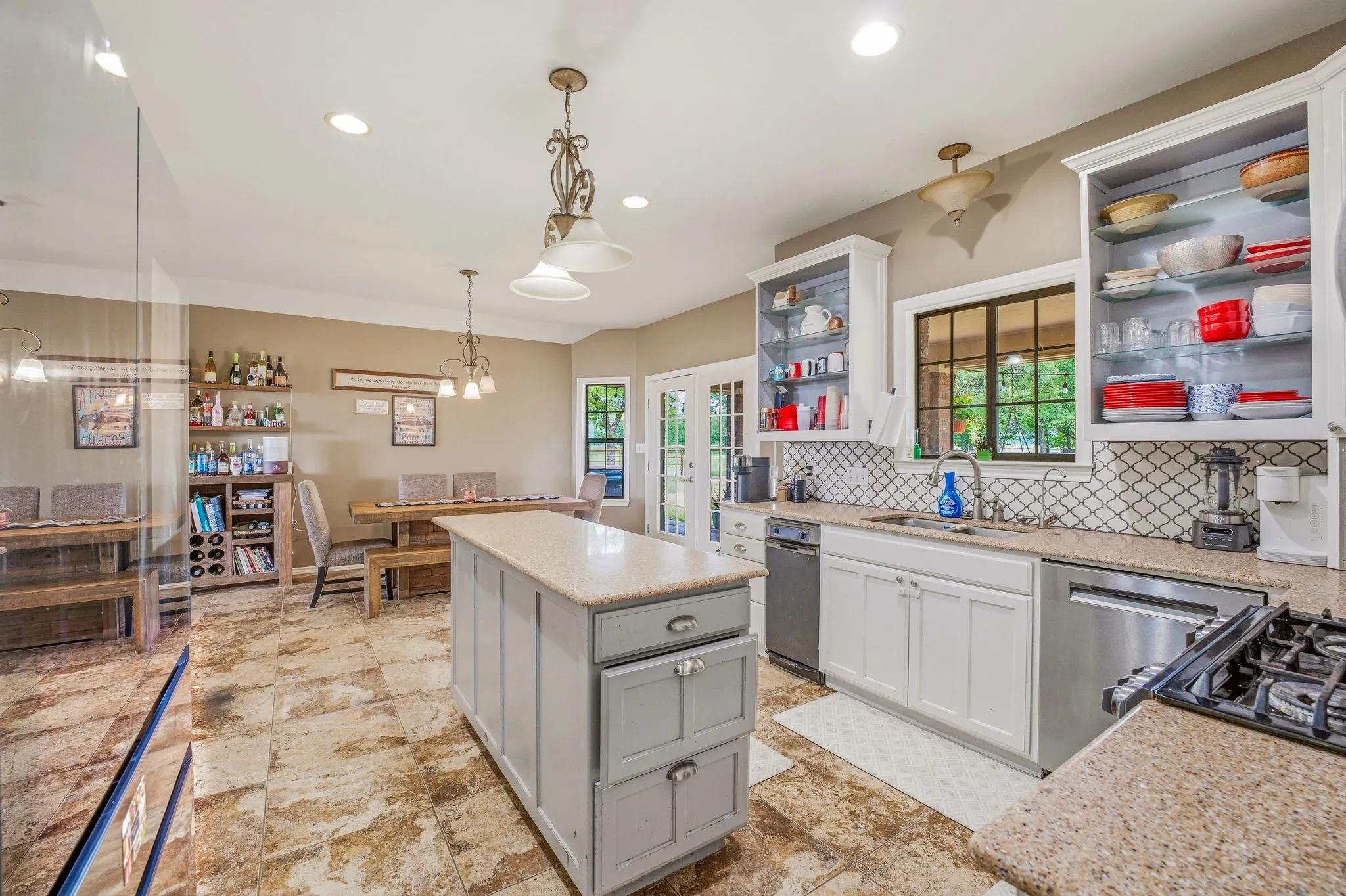 Single Family Residence For Sale in Erath County , 6363 E Fm 1188, Bluff Dale, Texas 76433, 3 Bedroom, 3 Bathroom, 2 Garage spaces, 2,287 Sqft, built in 2002, mls#21191248, Real Estate Agent in Bluff Dale, Homes For Sale in Erath county, Homes For Sale in Bluff Dale, Realtor in Bluff Dale Texas, Real Estate Brokerage Independent Realty Texas, Luminita Cordes Realtor