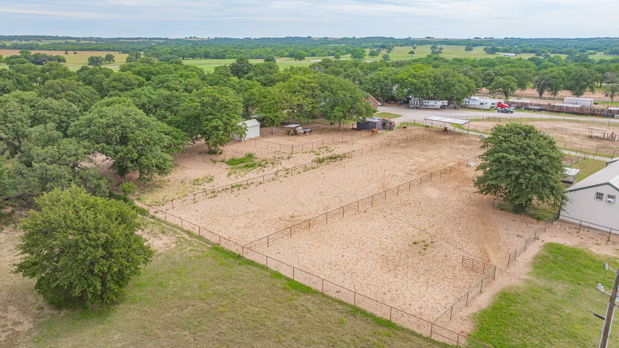 Single Family Residence For Sale in Erath County , 6363 E Fm 1188, Bluff Dale, Texas 76433, 3 Bedroom, 3 Bathroom, 2 Garage spaces, 2,287 Sqft, built in 2002, mls#21191248, Real Estate Agent in Bluff Dale, Homes For Sale in Erath county, Homes For Sale in Bluff Dale, Realtor in Bluff Dale Texas, Real Estate Brokerage Independent Realty Texas, Luminita Cordes Realtor