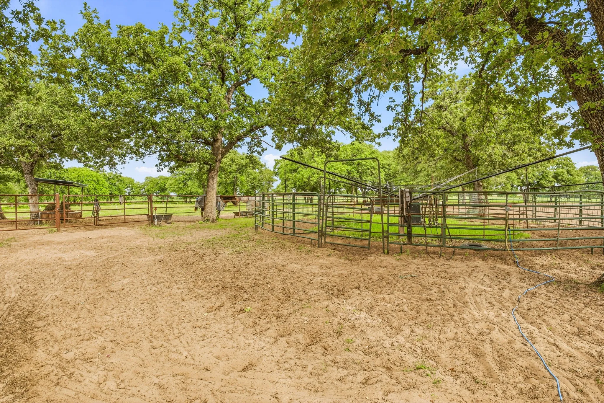 Single Family Residence For Sale in Erath County , 6363 E Fm 1188, Bluff Dale, Texas 76433, 3 Bedroom, 3 Bathroom, 2 Garage spaces, 2,287 Sqft, built in 2002, mls#21191248, Real Estate Agent in Bluff Dale, Homes For Sale in Erath county, Homes For Sale in Bluff Dale, Realtor in Bluff Dale Texas, Real Estate Brokerage Independent Realty Texas, Luminita Cordes Realtor