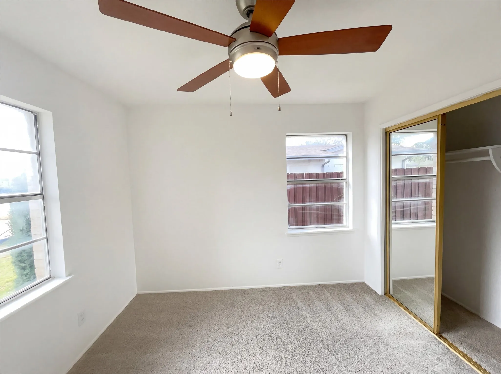 Single Family Residence For Sale in Dallas County , 8541 Strathmore Drive, Dallas, Texas 75238, 3 Bedroom, 3 Bathroom, Garage spaces, 1,381 Sqft, built in 1963, Preowned, mls#21196466, Real Estate Agent in Dallas, Homes For Sale in Dallas county, Homes For Sale in Dallas, Realtor in Dallas Texas, Real Estate Brokerage Independent Realty Texas, Luminita Cordes Realtor