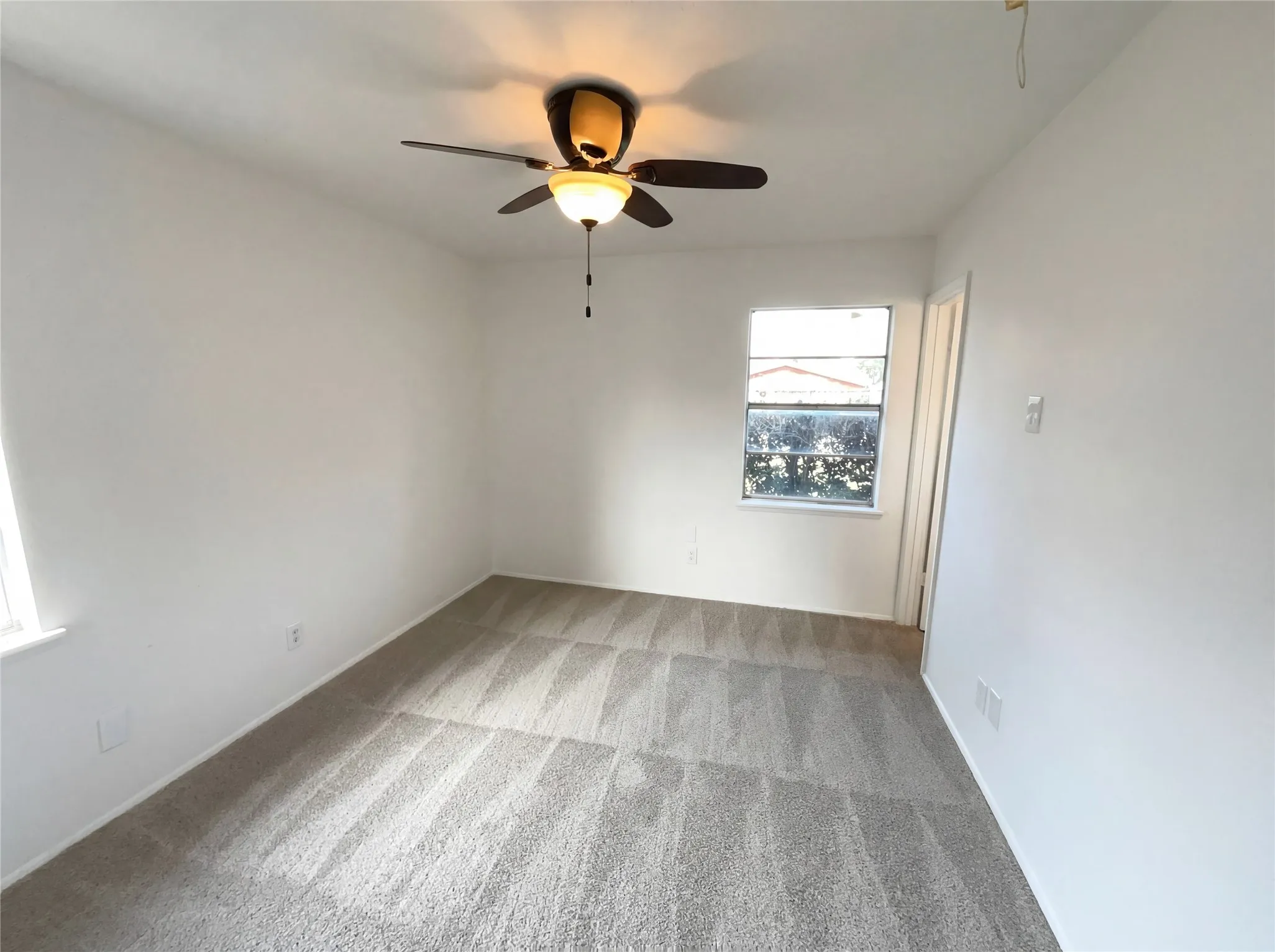 Single Family Residence For Sale in Dallas County , 8541 Strathmore Drive, Dallas, Texas 75238, 3 Bedroom, 3 Bathroom, Garage spaces, 1,381 Sqft, built in 1963, Preowned, mls#21196466, Real Estate Agent in Dallas, Homes For Sale in Dallas county, Homes For Sale in Dallas, Realtor in Dallas Texas, Real Estate Brokerage Independent Realty Texas, Luminita Cordes Realtor
