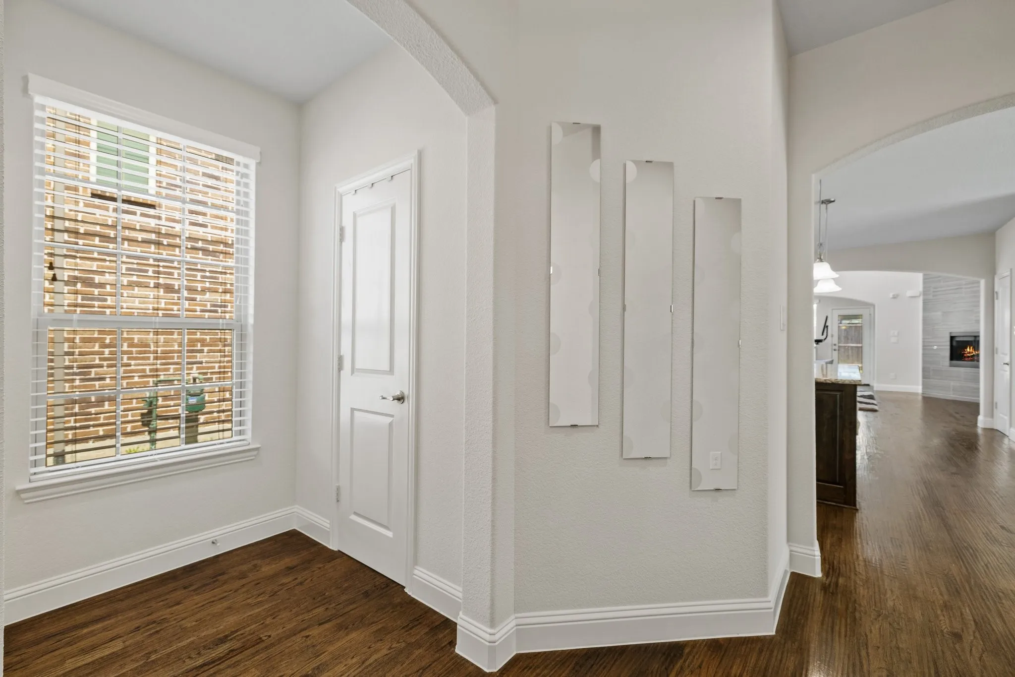 Single Family Residence For Sale in Denton County , 409 Palamedes Street, Lewisville, Texas 75056, 4 Bedroom, 4 Bathroom, 2 Garage spaces, 3,165 Sqft, built in 2016, Preowned, mls#21191938, Real Estate Agent in Lewisville, Homes For Sale in Denton county, Homes For Sale in Lewisville, Realtor in Lewisville Texas, Real Estate Brokerage Independent Realty Texas, Luminita Cordes Realtor