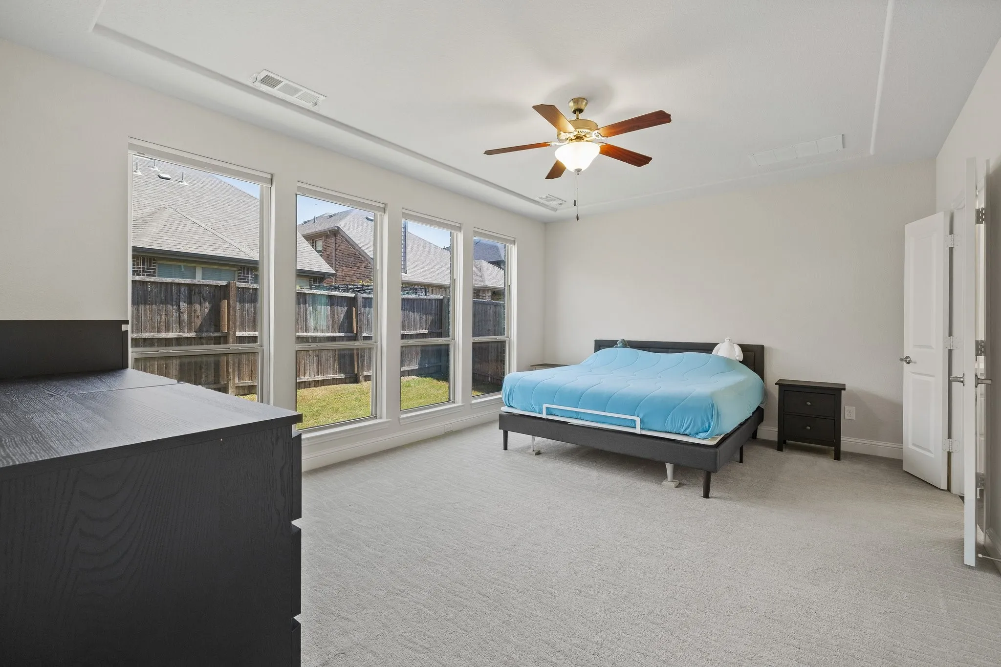 Single Family Residence For Sale in Denton County , 409 Palamedes Street, Lewisville, Texas 75056, 4 Bedroom, 4 Bathroom, 2 Garage spaces, 3,165 Sqft, built in 2016, Preowned, mls#21191938, Real Estate Agent in Lewisville, Homes For Sale in Denton county, Homes For Sale in Lewisville, Realtor in Lewisville Texas, Real Estate Brokerage Independent Realty Texas, Luminita Cordes Realtor
